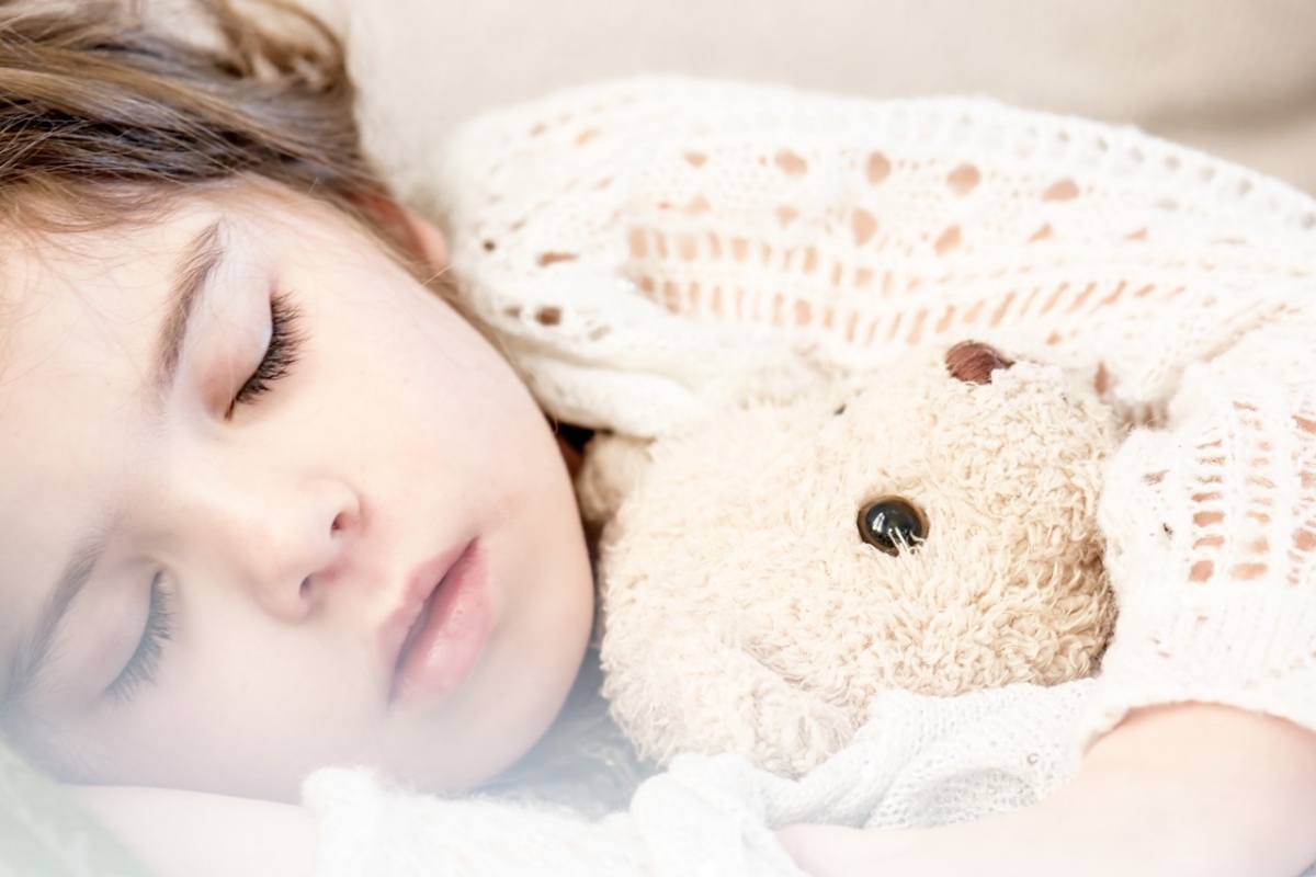 ¿Tiene tu hijo pesadillas o terrores nocturnos? Así puedes ayudarlo