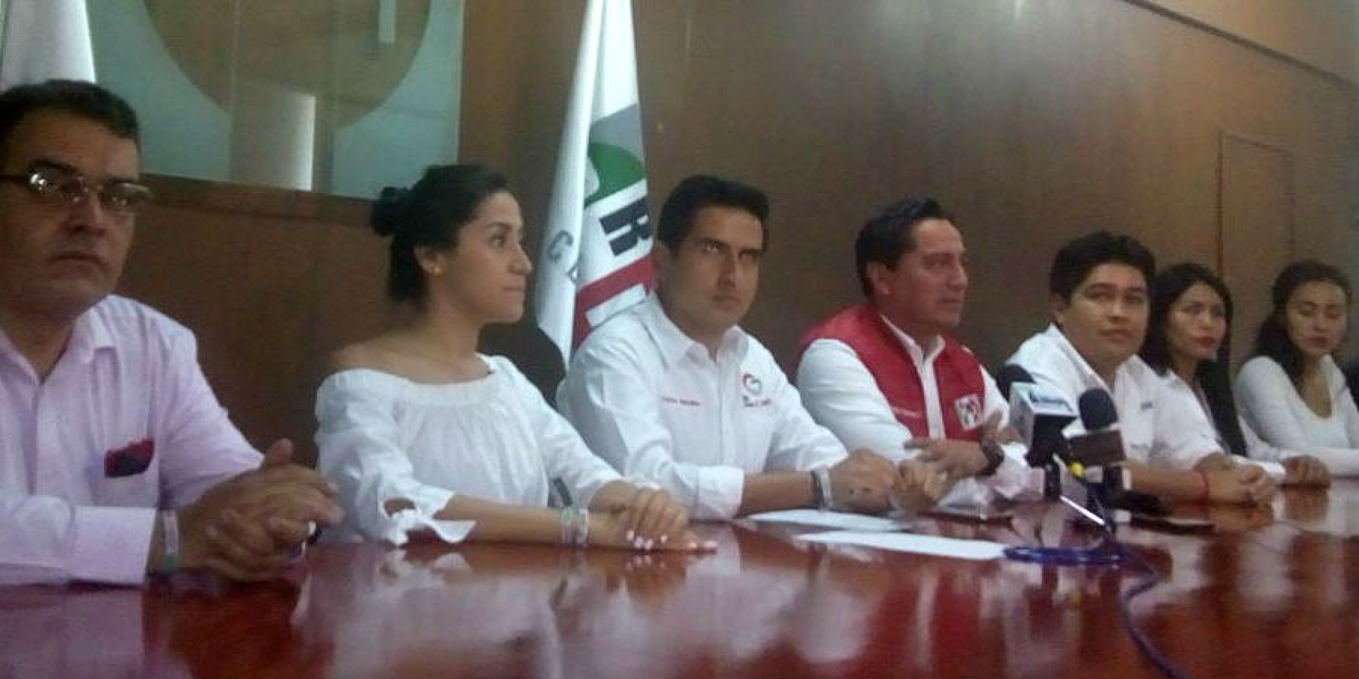 Fija postura PRI ante renuncia de militantes
