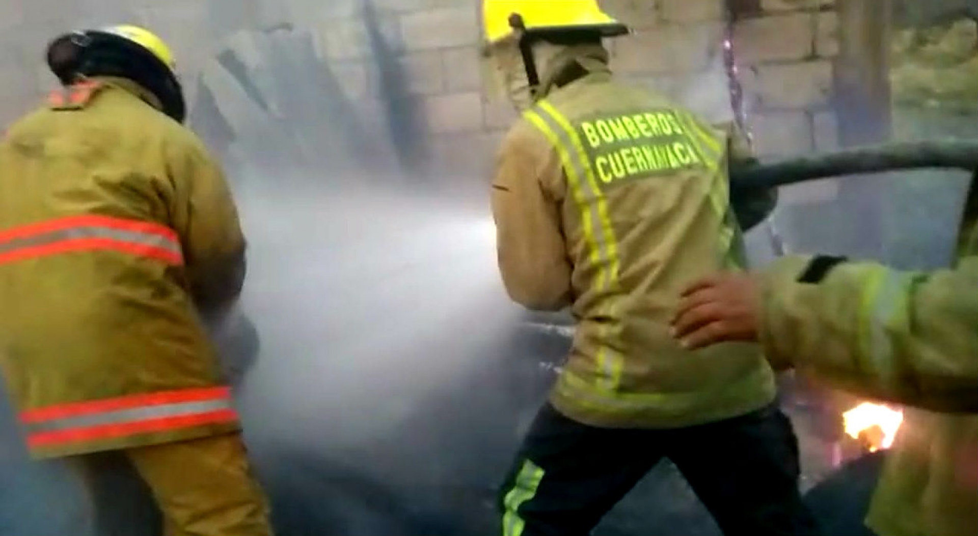 Sofocan bomberos incendio en una vivienda en la colonia Benito Juárez