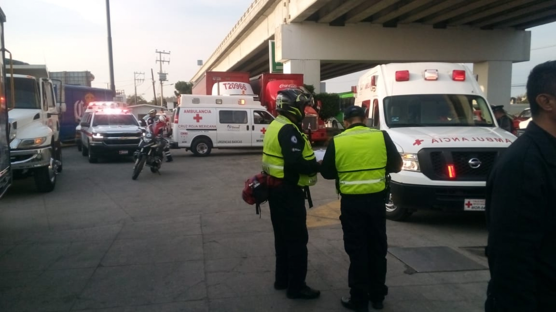 10 lesionados, saldo de choque entre ruta y autobús en El Polvorín