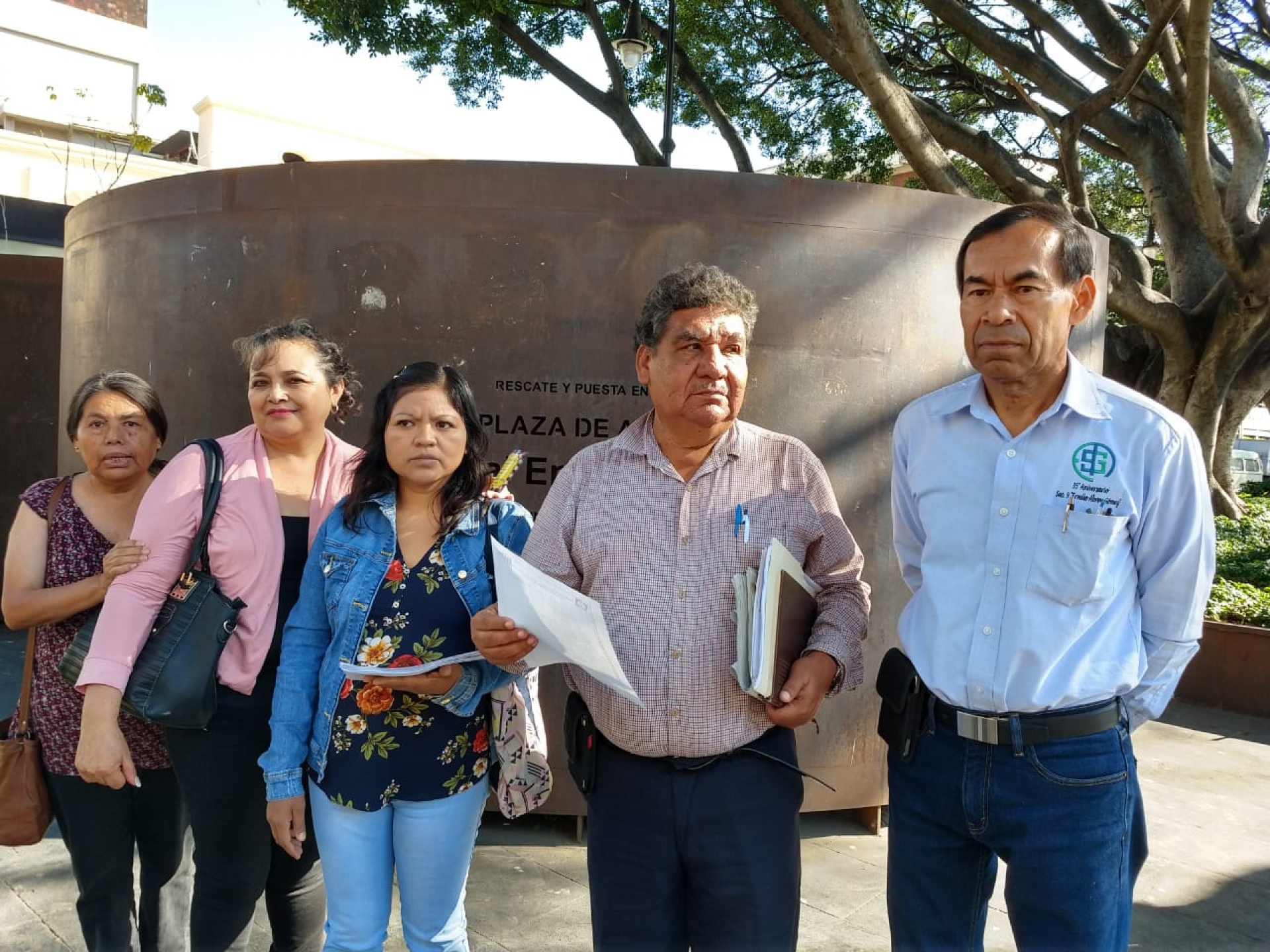 Esperará MMB acuerdo político nacional, ante laudo desfavorable para docentes cesados
