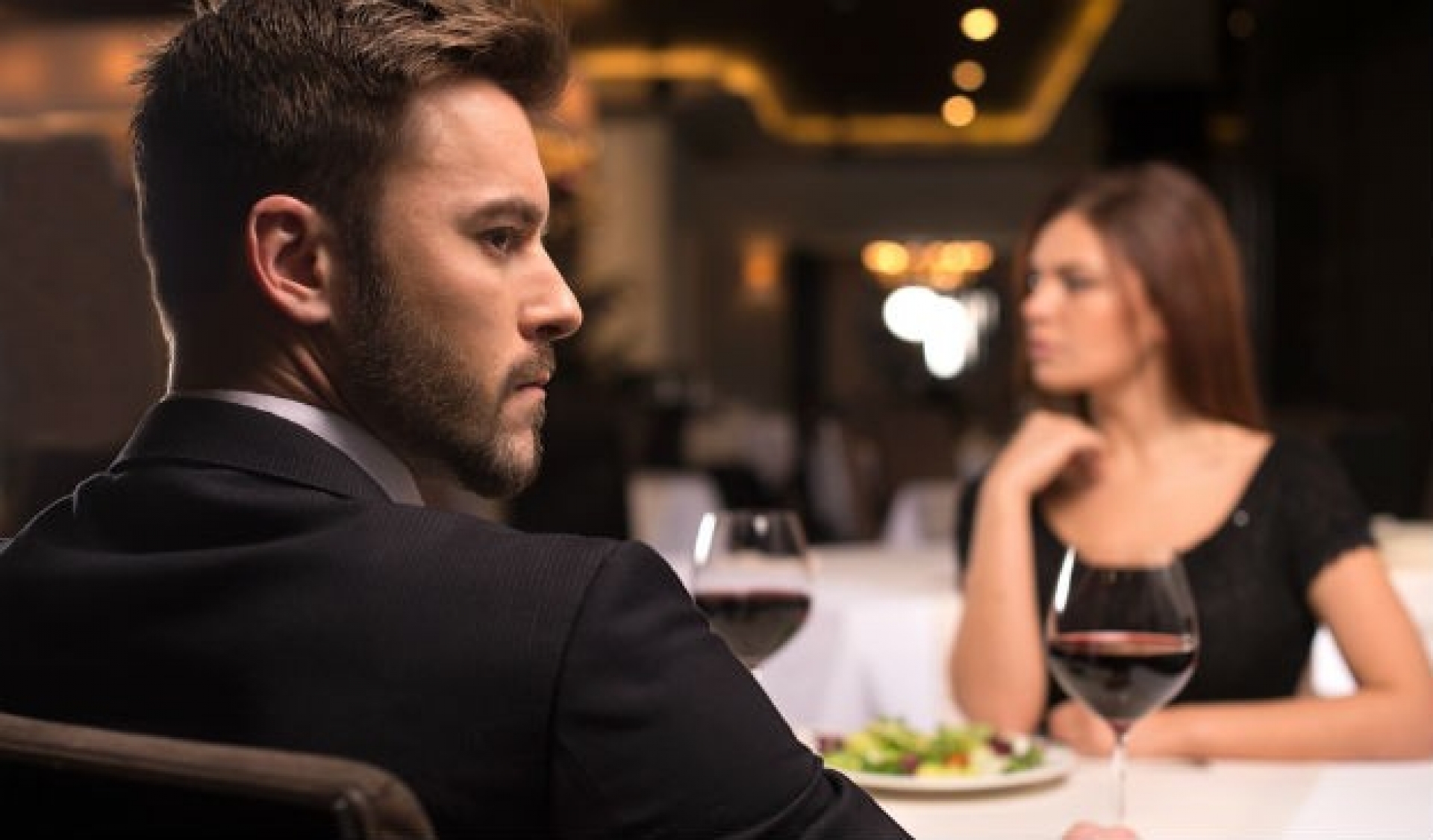 Qué comida ordenar para una primera cita perfecta