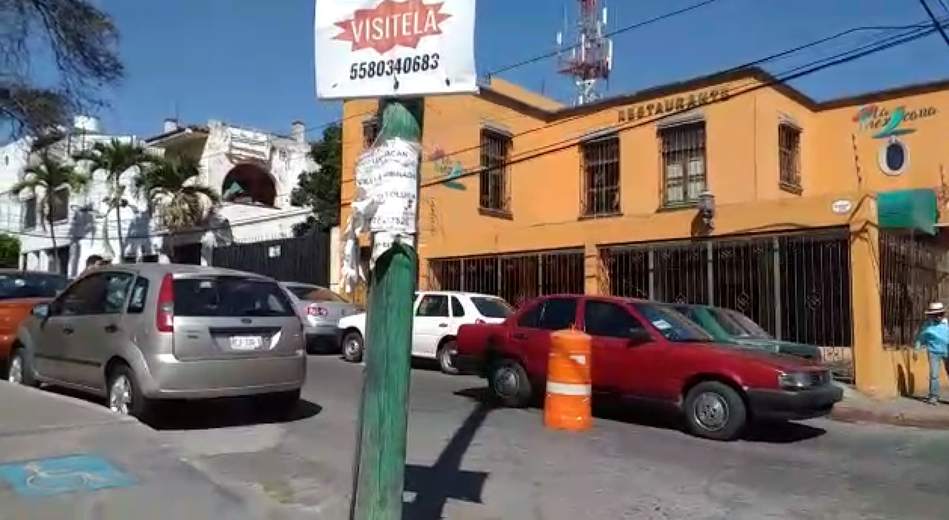 Artesanos y comerciantes cierran nuevamente la calle Nezahualcóyotl; piden reinstalación