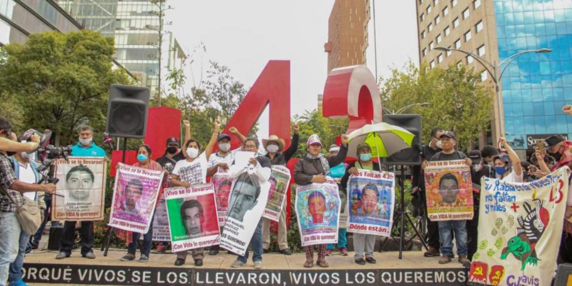 AMLO anuncia informe sobre caso Ayotzinapa para el próximo sábado