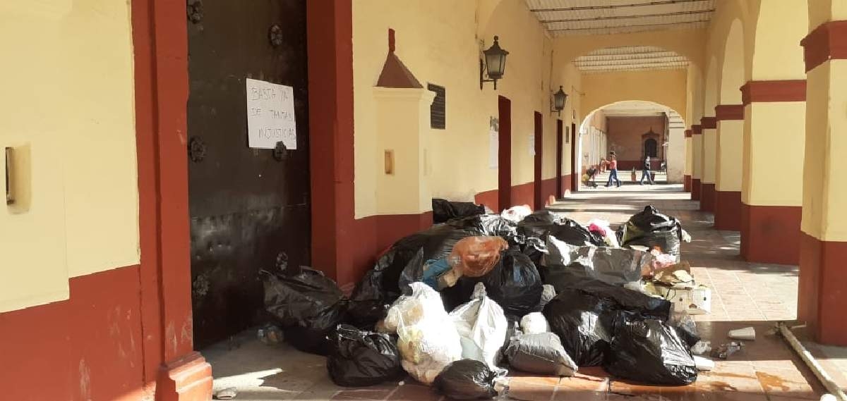 Caos con la basura por paro de sindicalizados de Cuautla