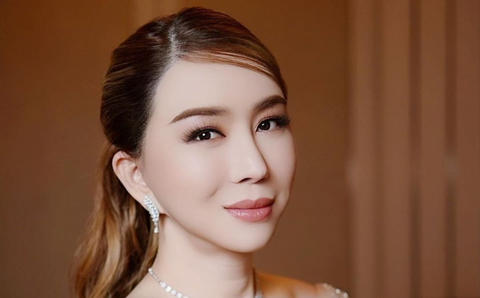 'Anne' Jakrajutatip, copropietaria de Miss Universo, condenada a dos años por fraude