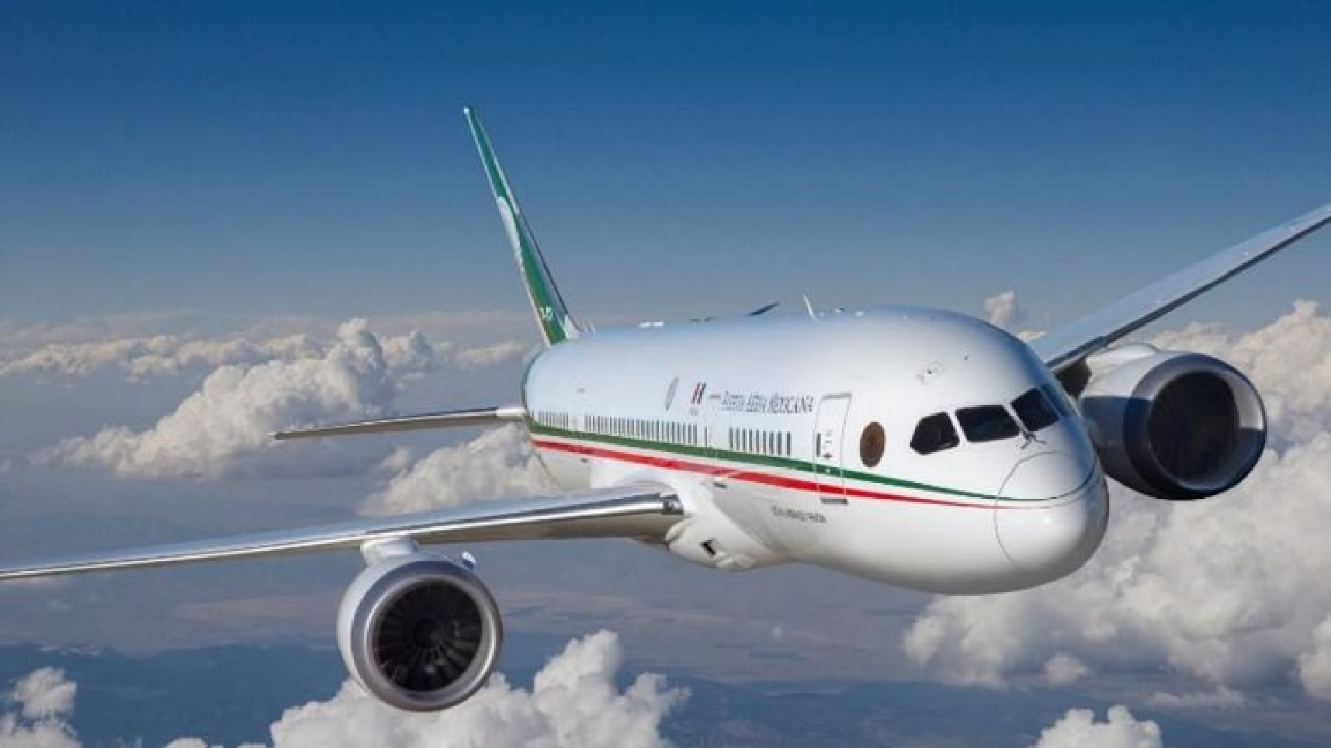 Mantenimiento del avión presidencial en EU costó 1.7 mdd: Banobras