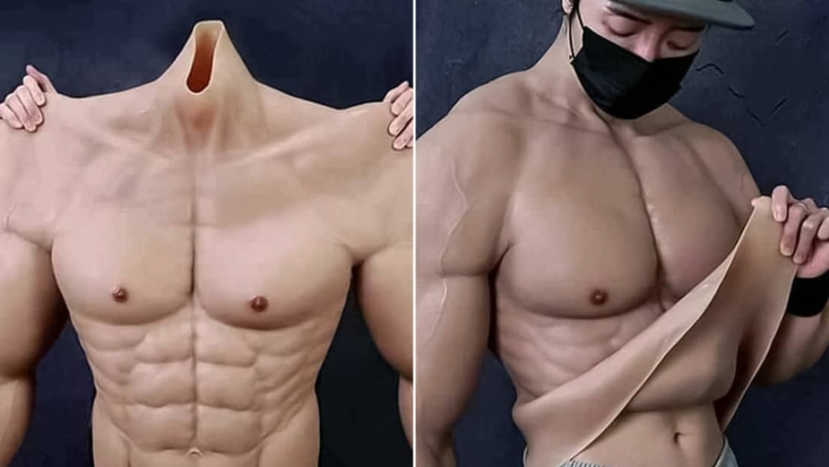 Cuerpo de gimnasio en segundos: crean un traje hiperrealista para hombres