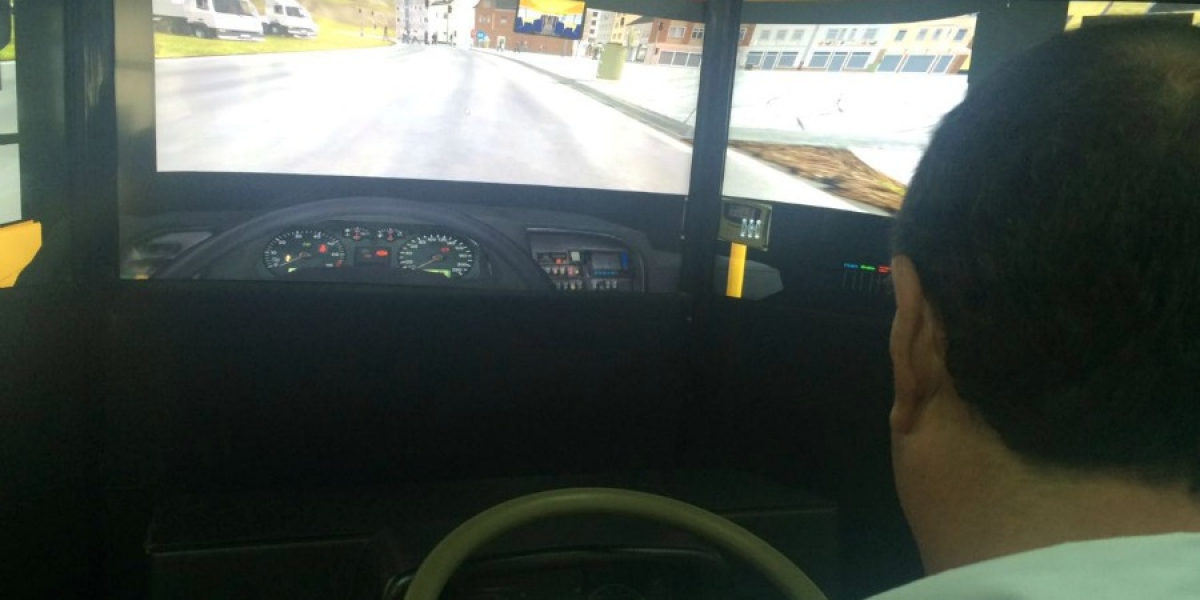 10 mil operadores de taxis y rutas deberán capacitarse para obtener "Licencia Única", anuncia SMyT