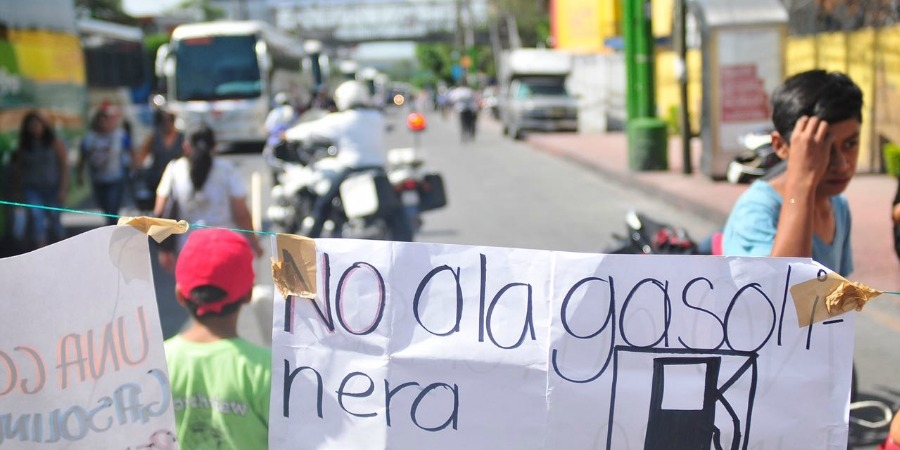 Bloquean la única vía a Cuernavaca