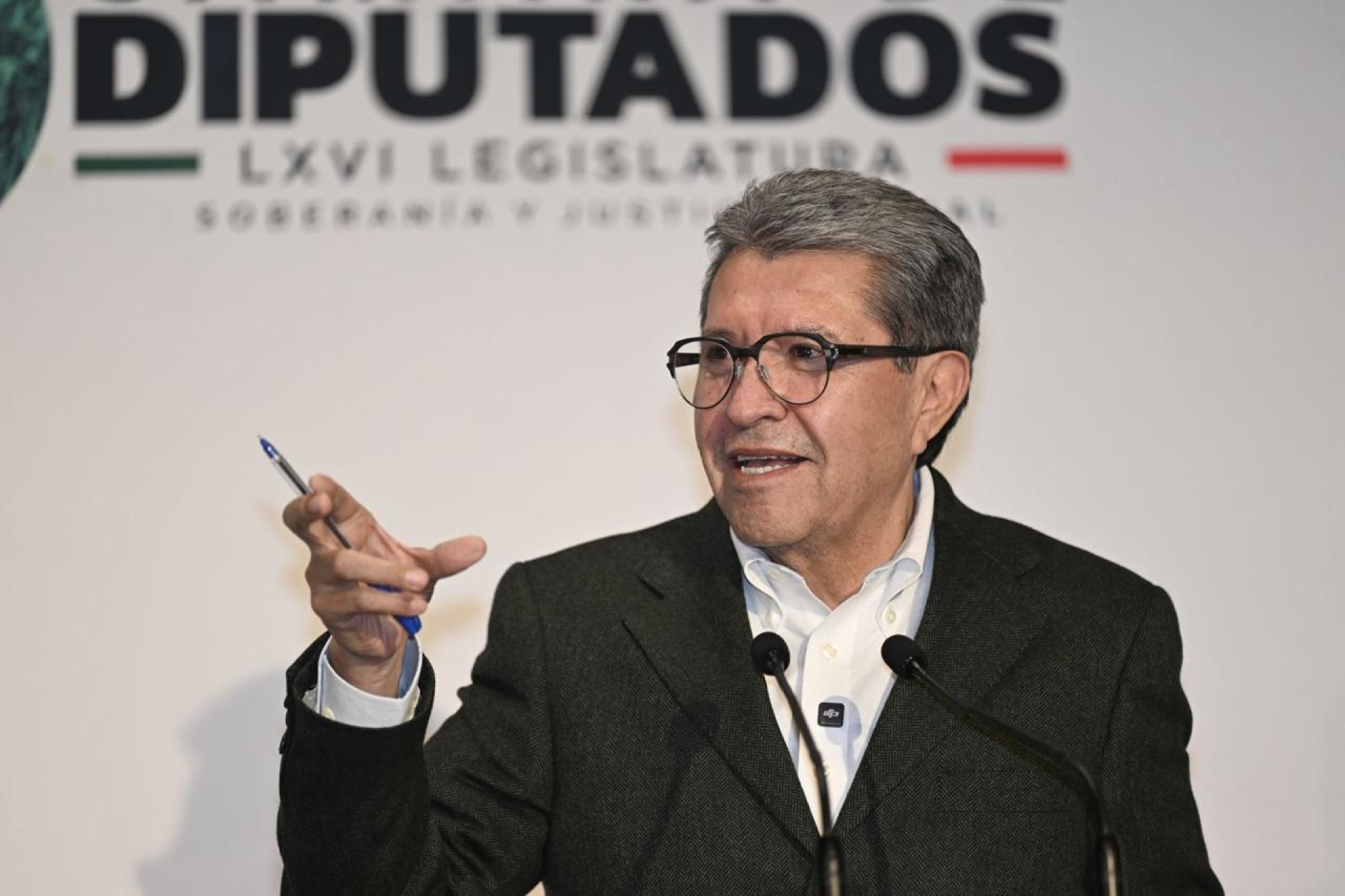 Monreal contradice a Rosa Icela tras señalar motivación política en bloqueo de agricultores