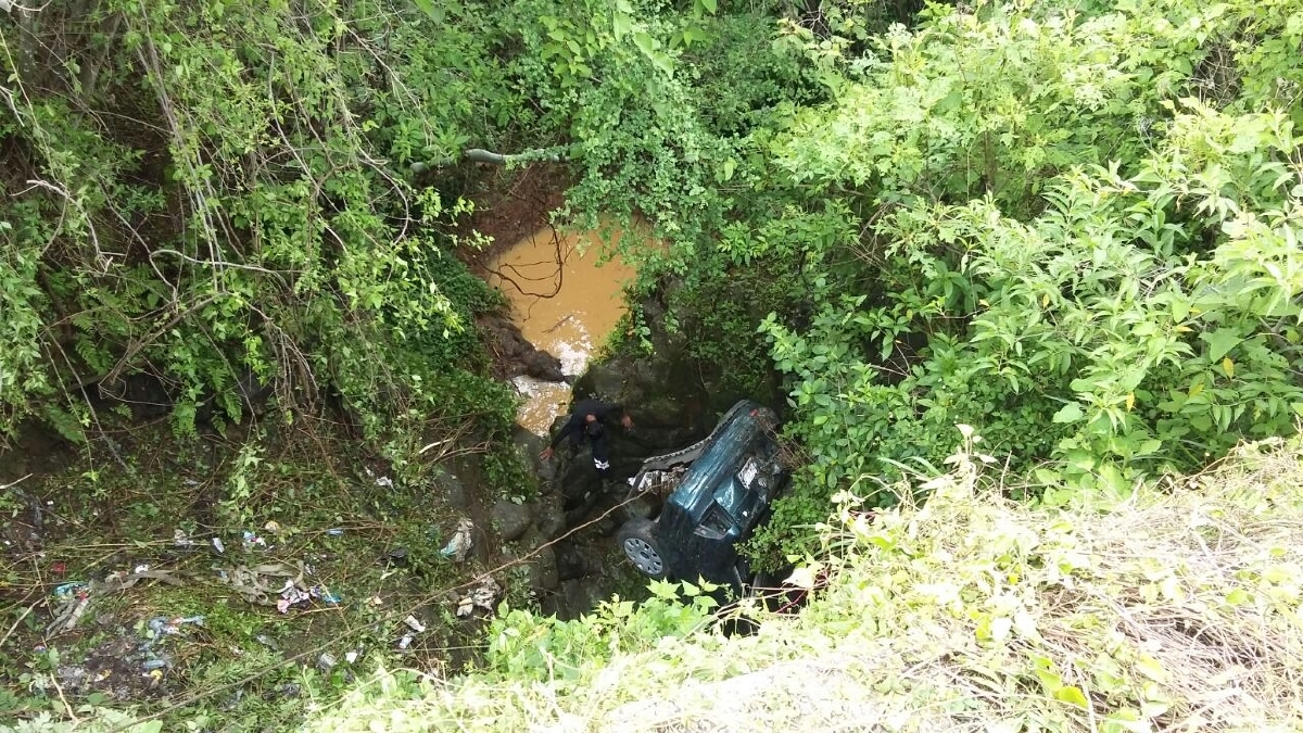 Tres heridos, saldo de una volcadura en San Andrés de la Cal
