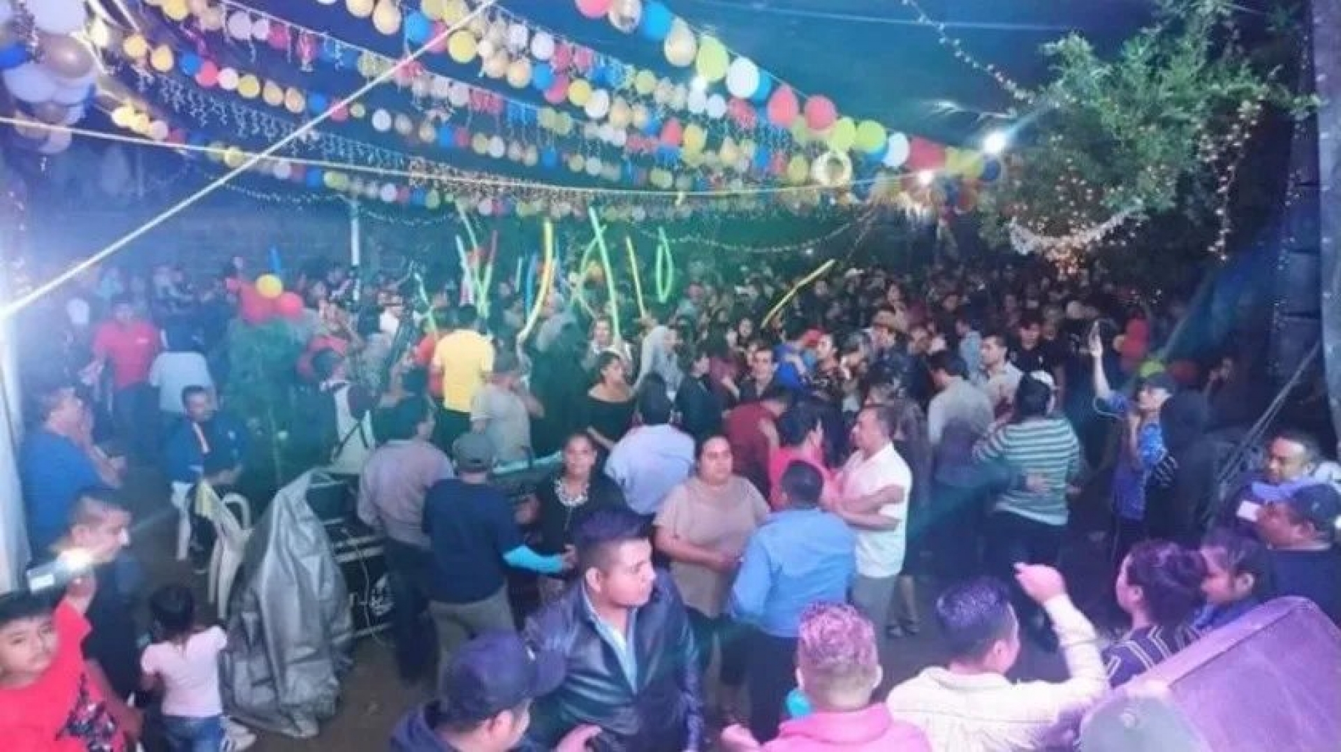 Hacen baile en Oaxaca y casi medio pueblo se contagia de COVID