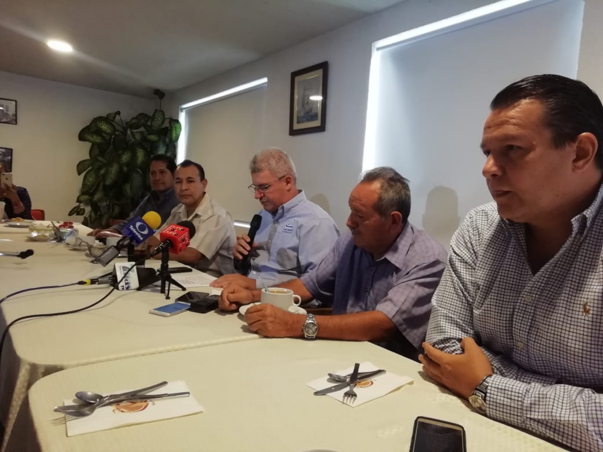 Llaman empresarios al edil capitalino a emprender acciones en contra del ambulantaje