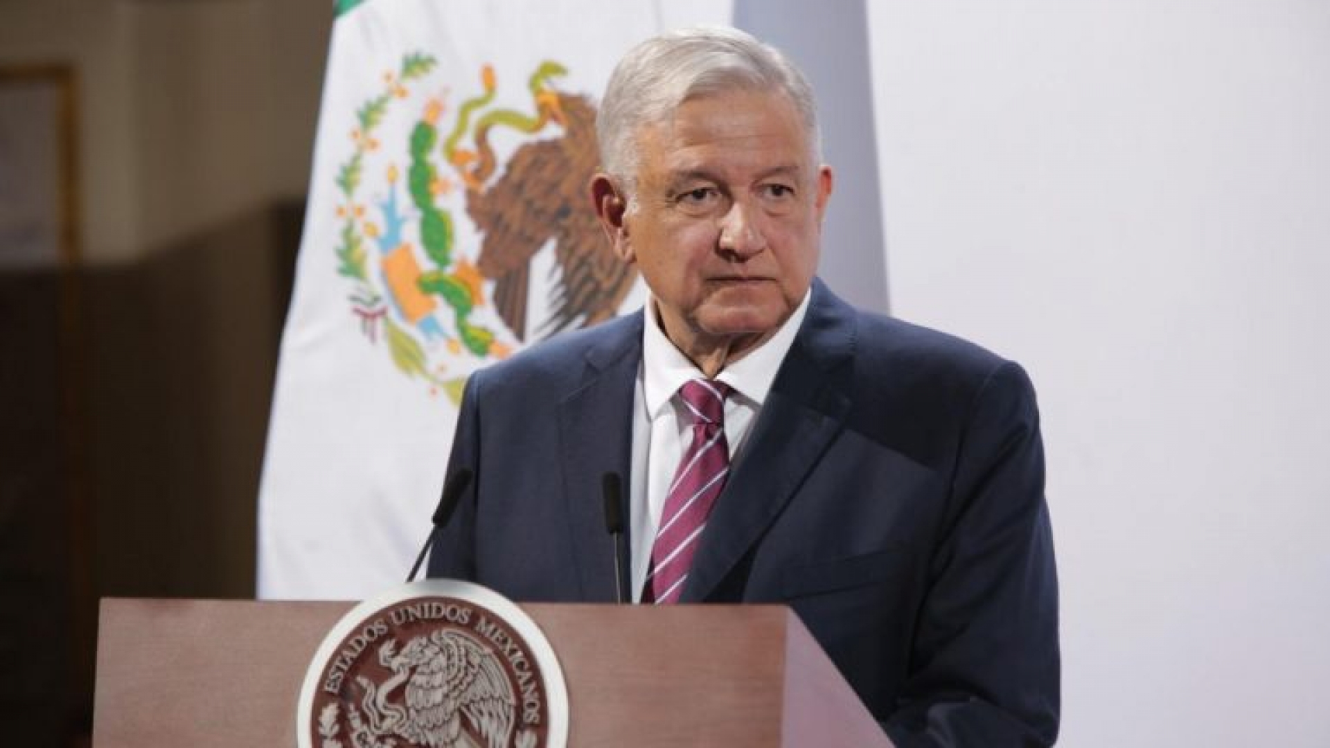 Aduanas y puertos estarán controlados por Ejército y Marina, anuncia AMLO