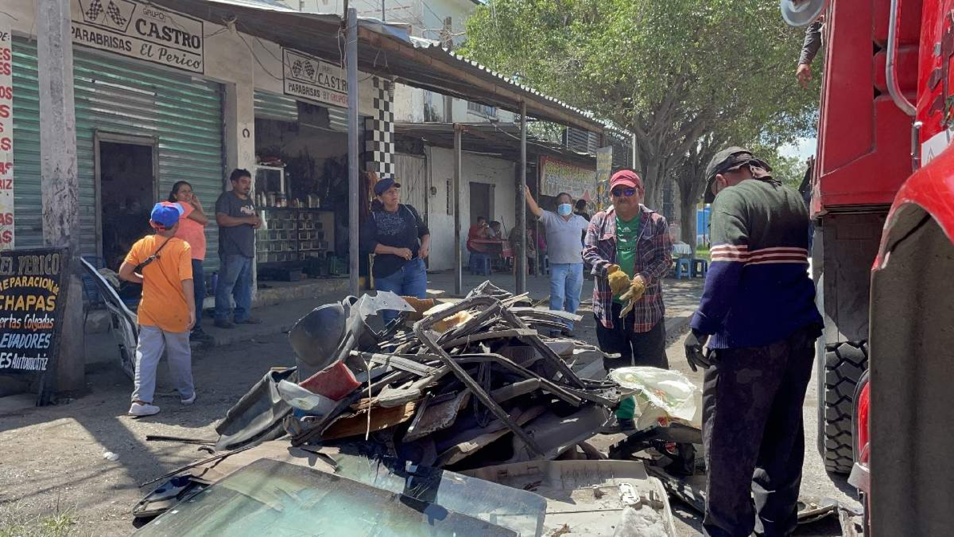 Recogen 58 toneladas de muebles viejos en Zacatepec
