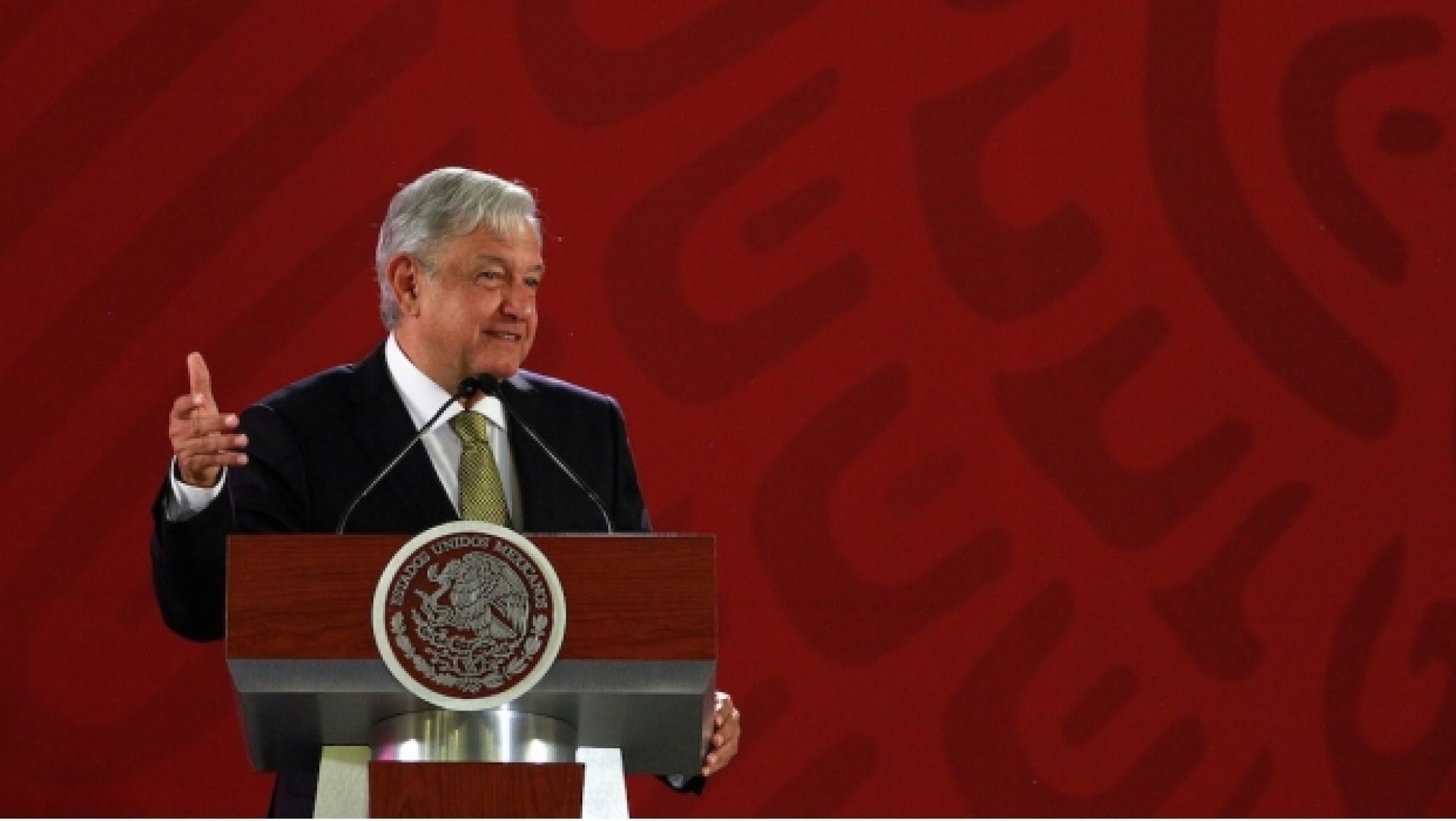 “Se va a hacer más con menos”, asegura AMLO