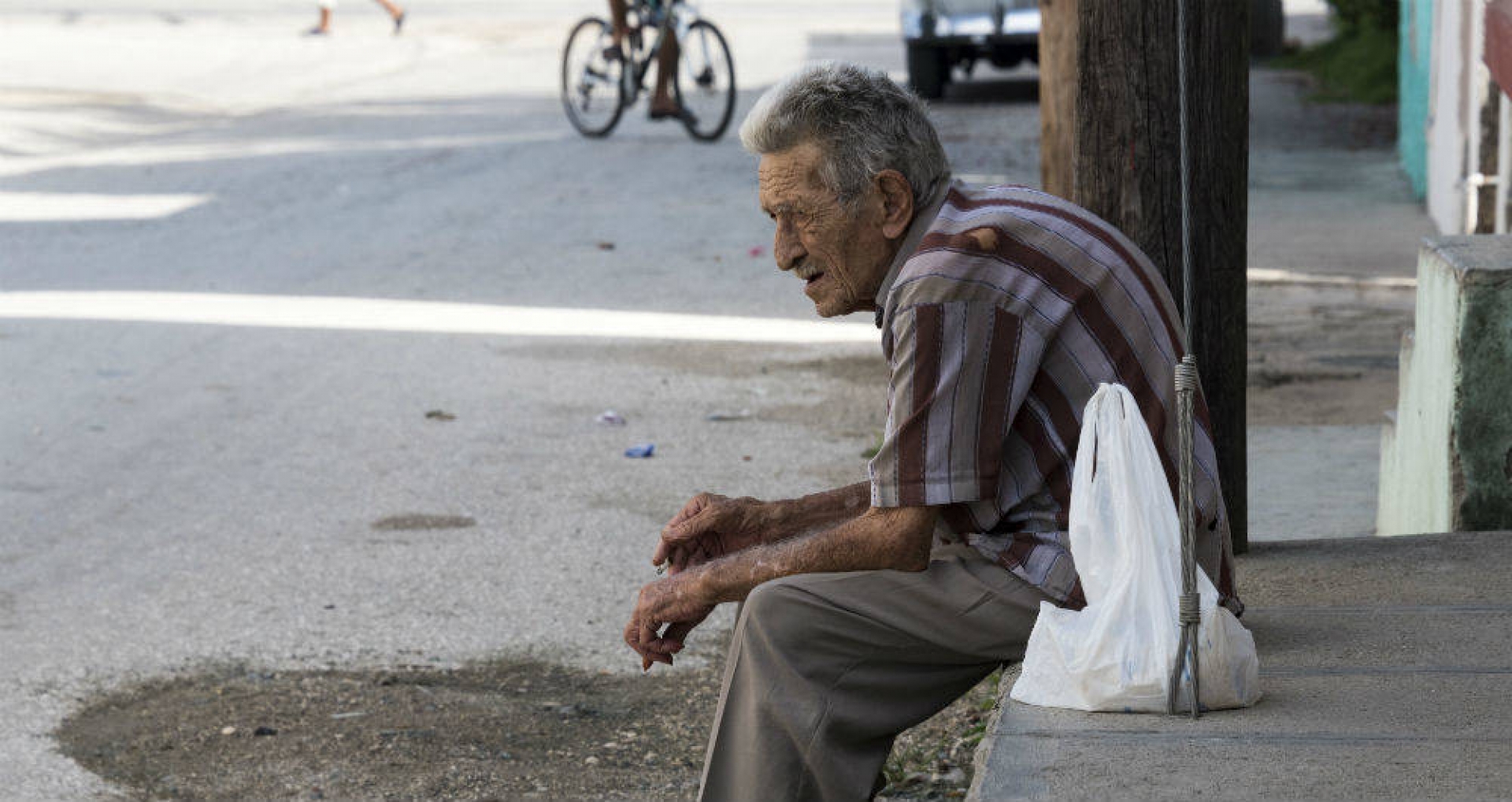 Proponen aumentar sanción a quien abandone a ancianos
