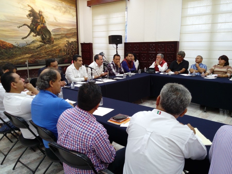 Denuncian ruteros arranque "secreto" de sesiones del CCT