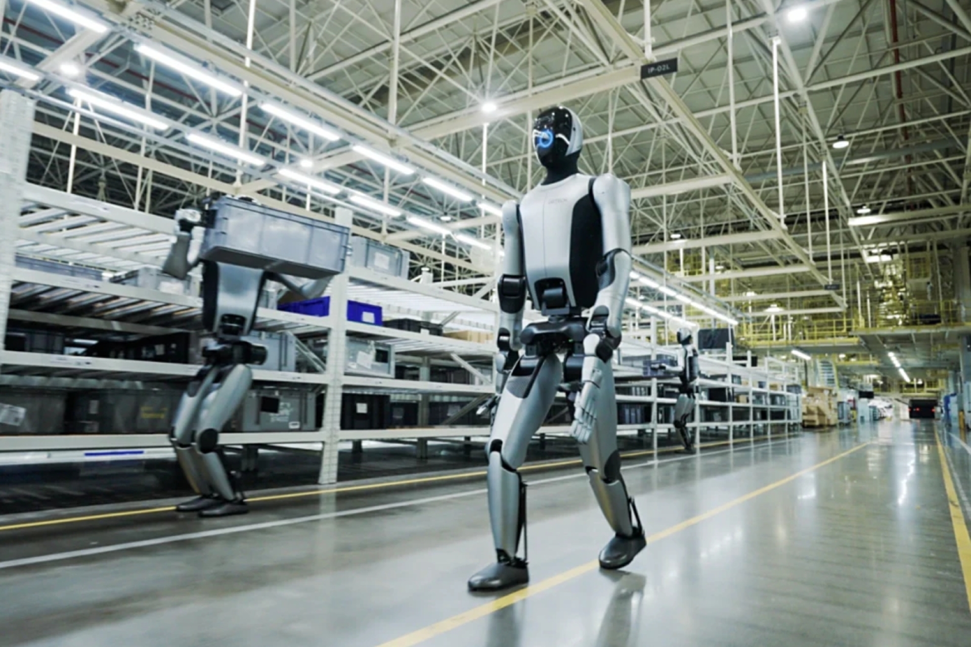 UBTECH Walker S2: primer robot bípedo que se recarga solo y revoluciona la automatización industrial