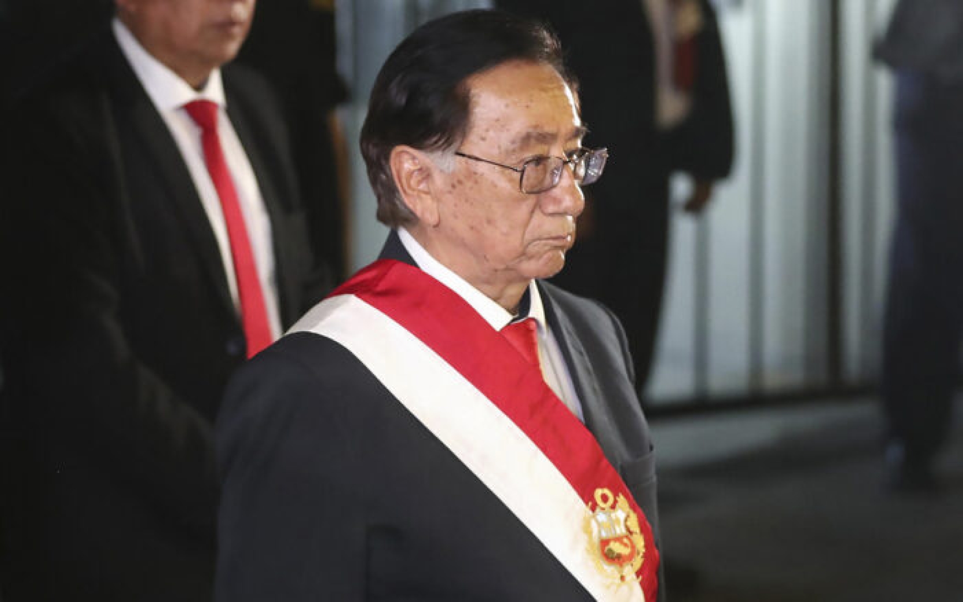 Congreso de Perú elige a José María Balcázar como presidente interino