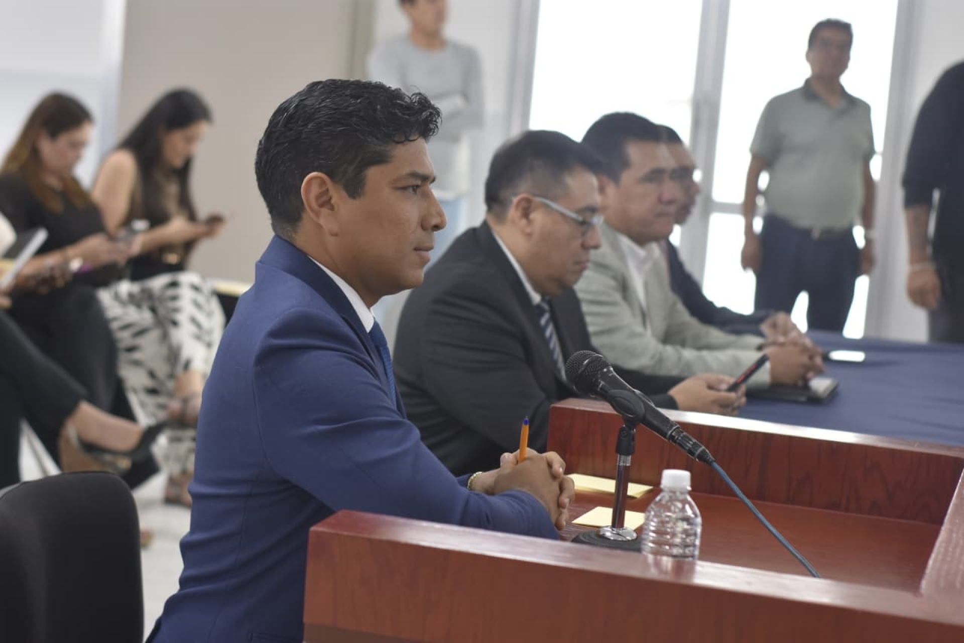 En ejercicio de rendición de cuentas, comparece secretario de Salud en el Congreso local