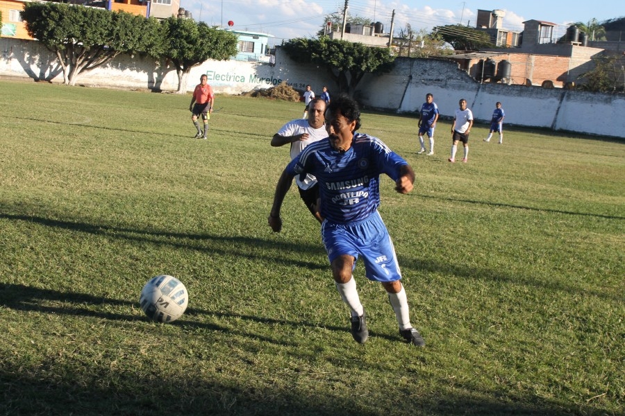 Javier Cisneros quiere llevar a Octavos de Final al Acatlipa Jr.