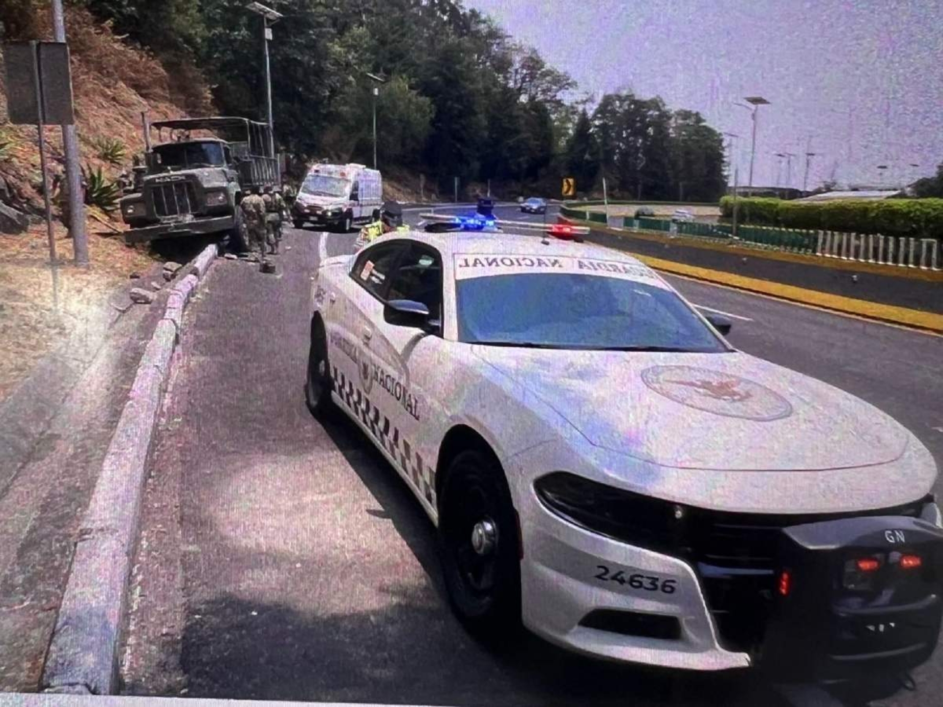 Se impacta camión del Ejército en 'La Pera'