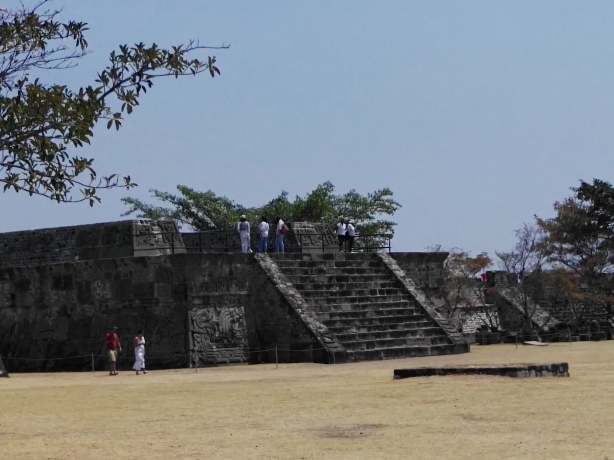 No hay fecha para reactivar el espectáculo de luces en la zona arqueológica de Xochicalco