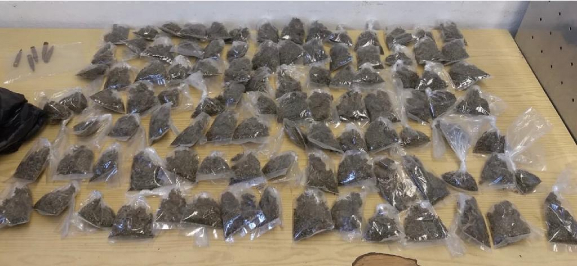 Detienen policías a un hombre por su presunta responsabilidad en delitos contra la salud