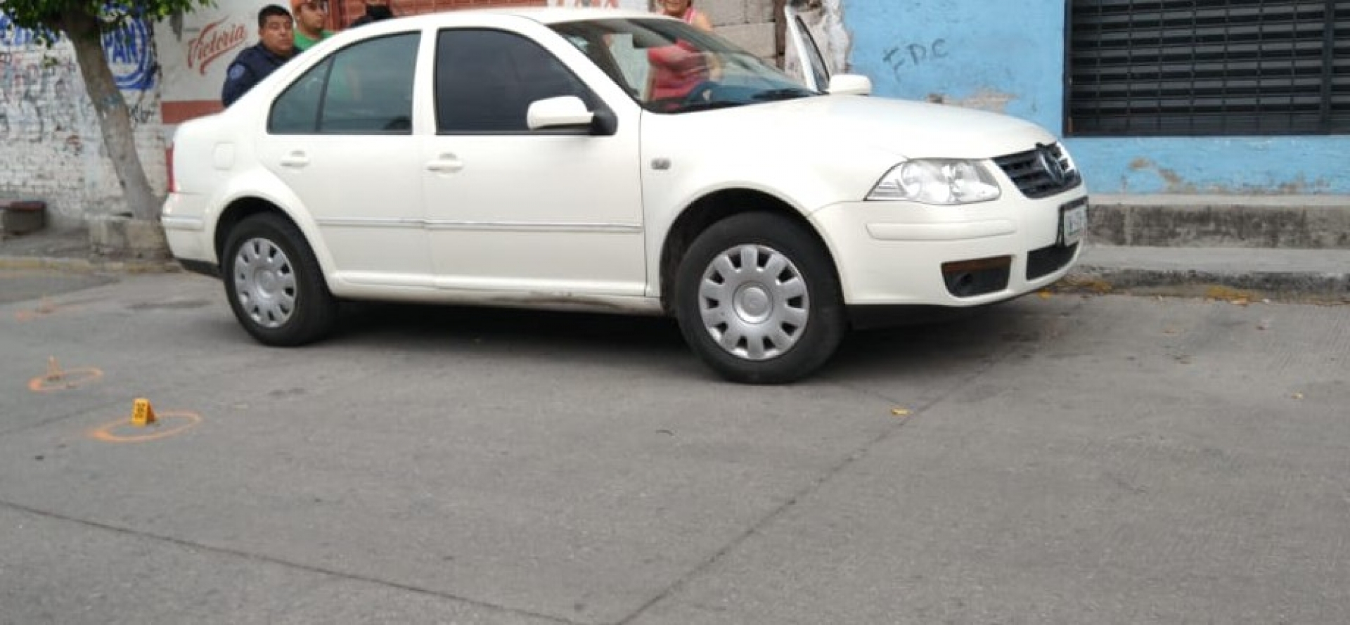 Disparan y matan a un hombre a bordo de un vehículo, en Temixco