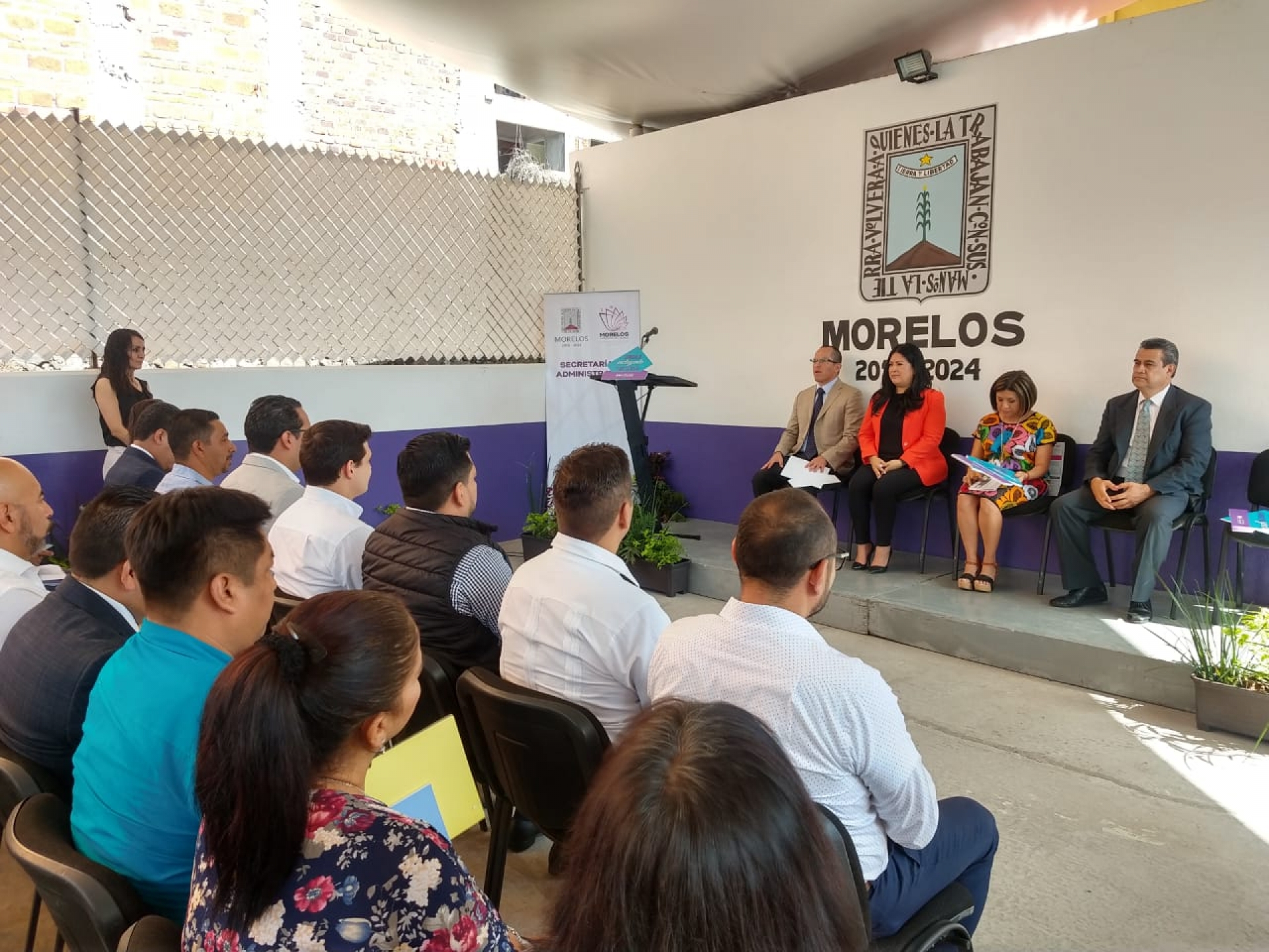 Entregan constancias de curso 'Hacia una política de igualdad entre mujeres y hombres'