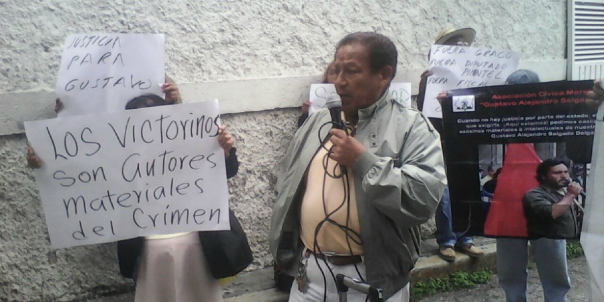 Se manifiestan en la FGE integrantes de la Asociación Cívica Morelense