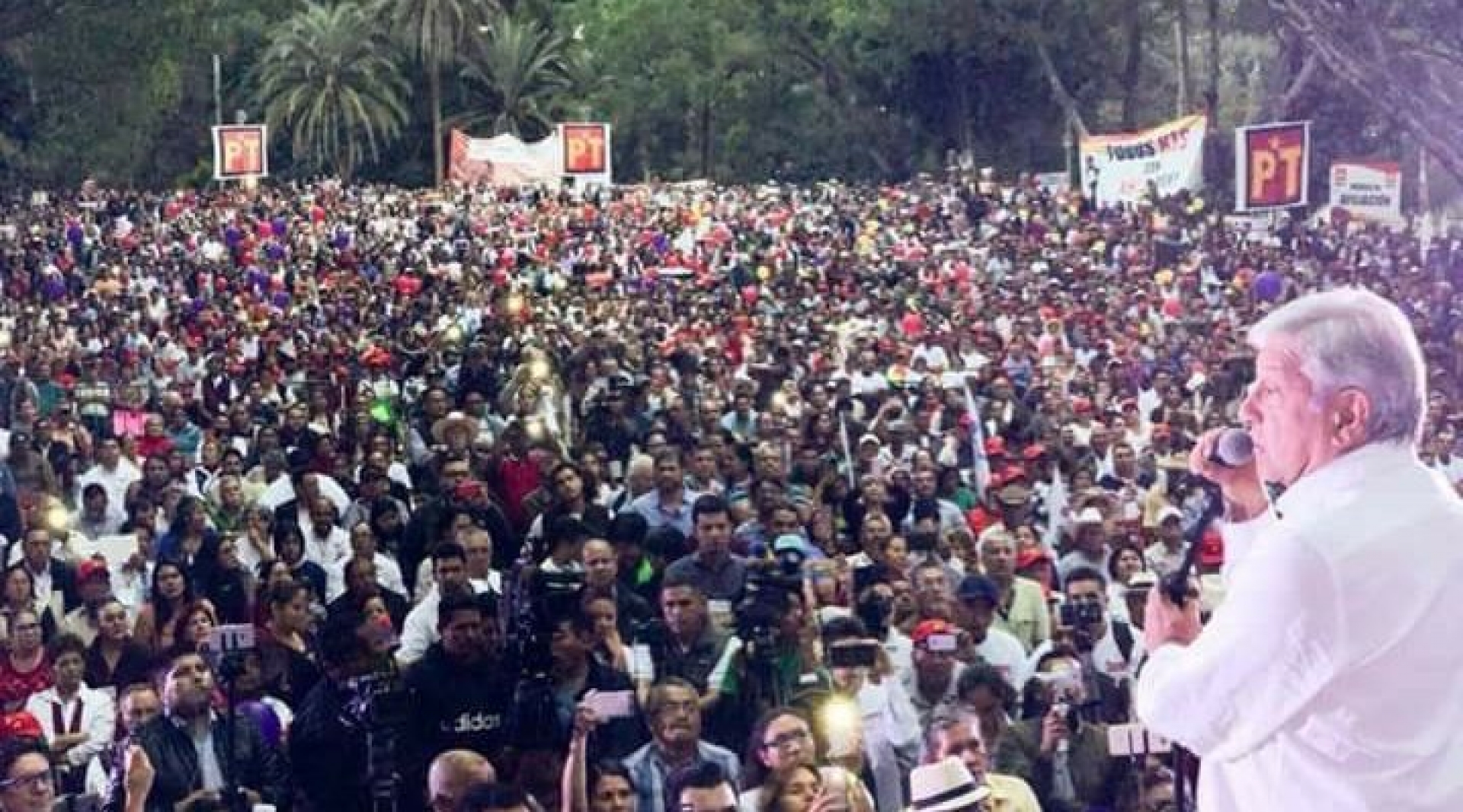 AMLO comienza gira de agradecimiento en Nayarit