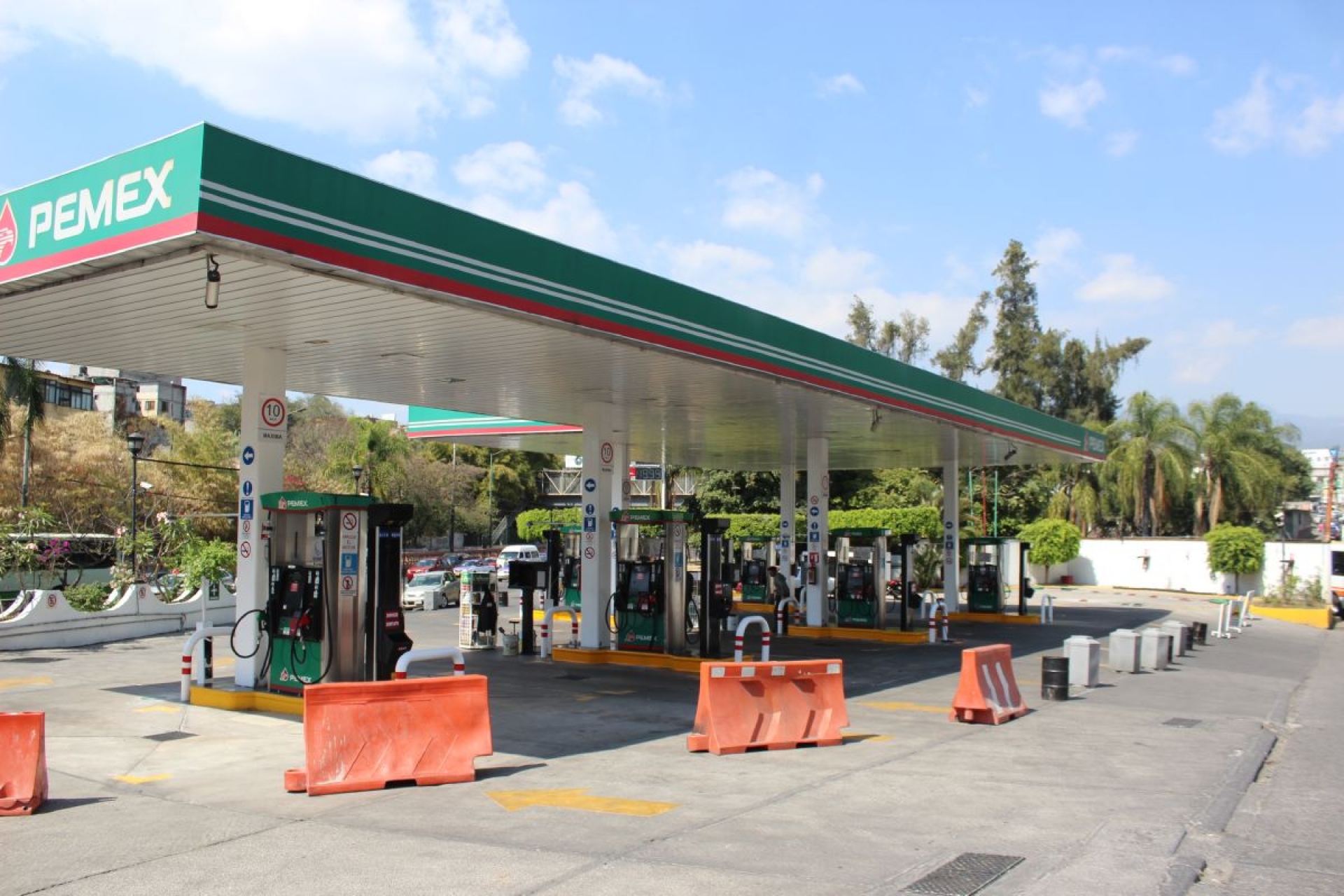 Continúa desabasto parcial de gasolinas
