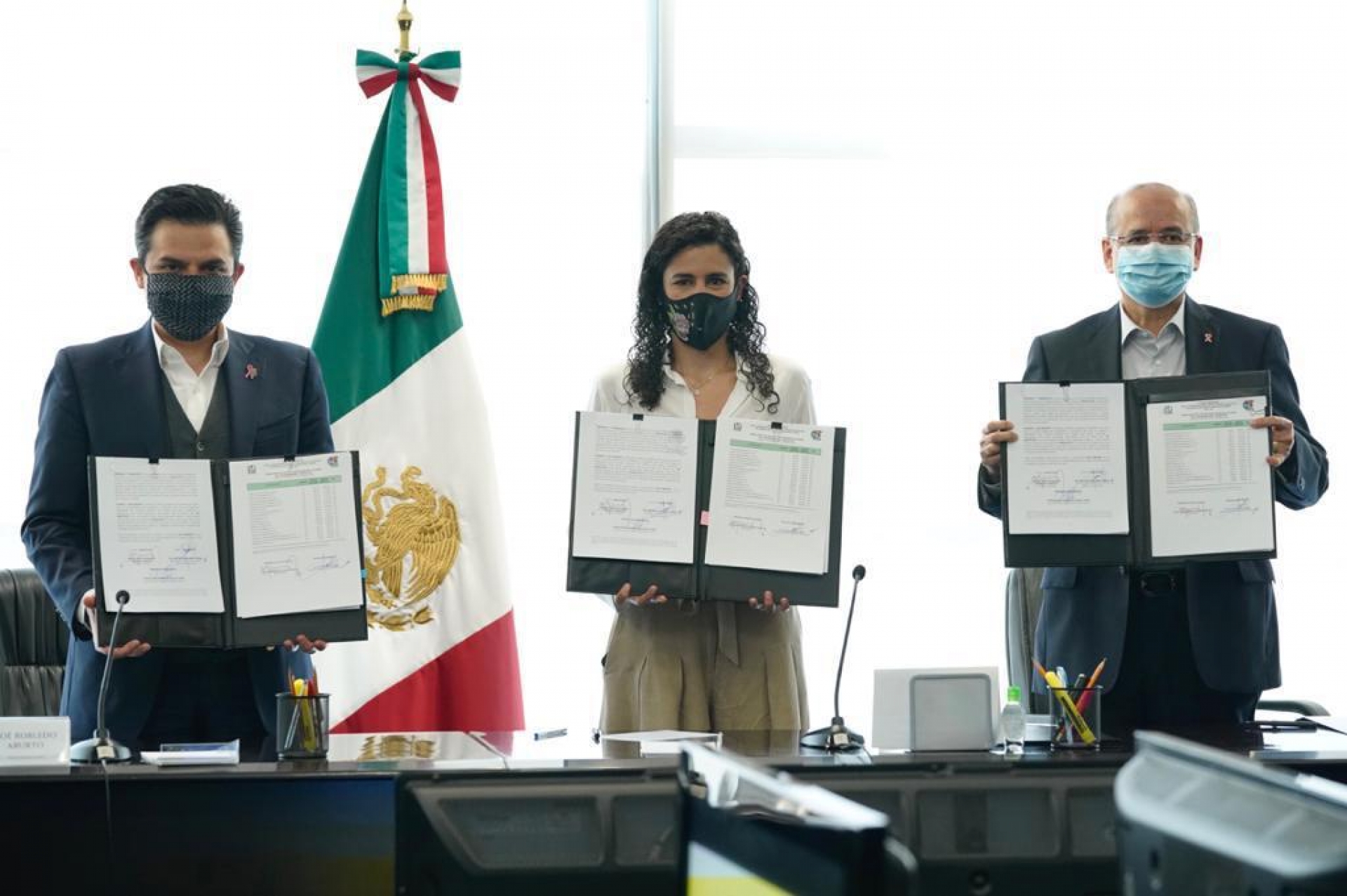 Firman IMSS y SNTSS convenio de aumento salarial al Contrato Colectivo de Trabajo