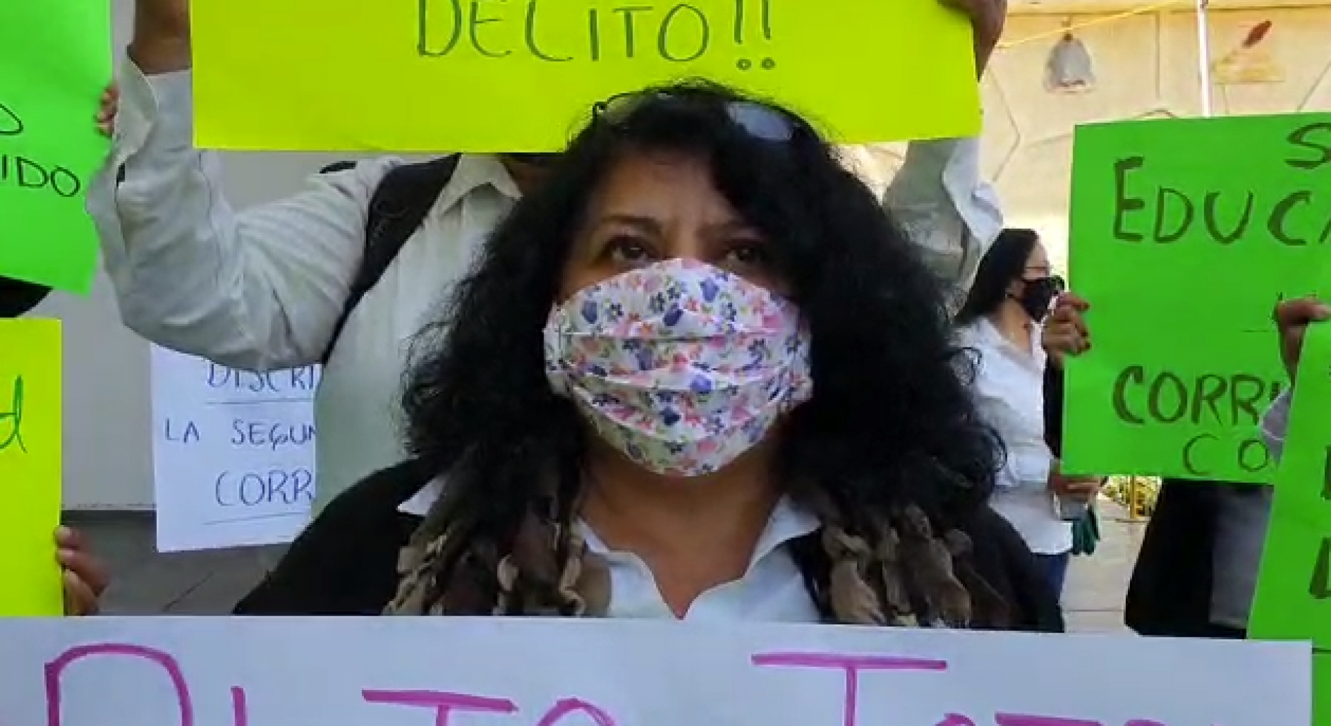 Se manifiestan trabajadores del Cobaem en el Congreso