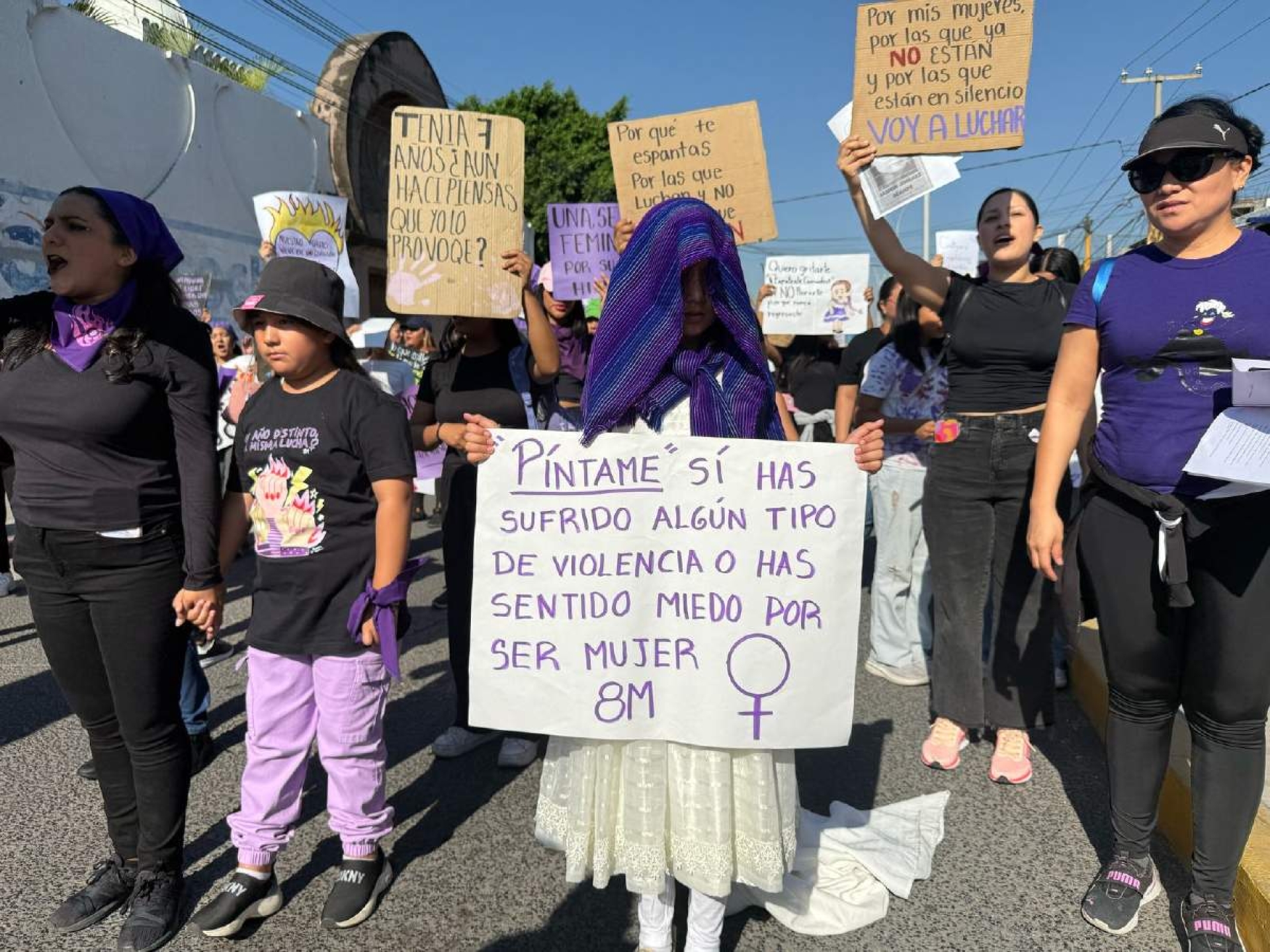 Feministas realizan marcha en Jojutla por 8M