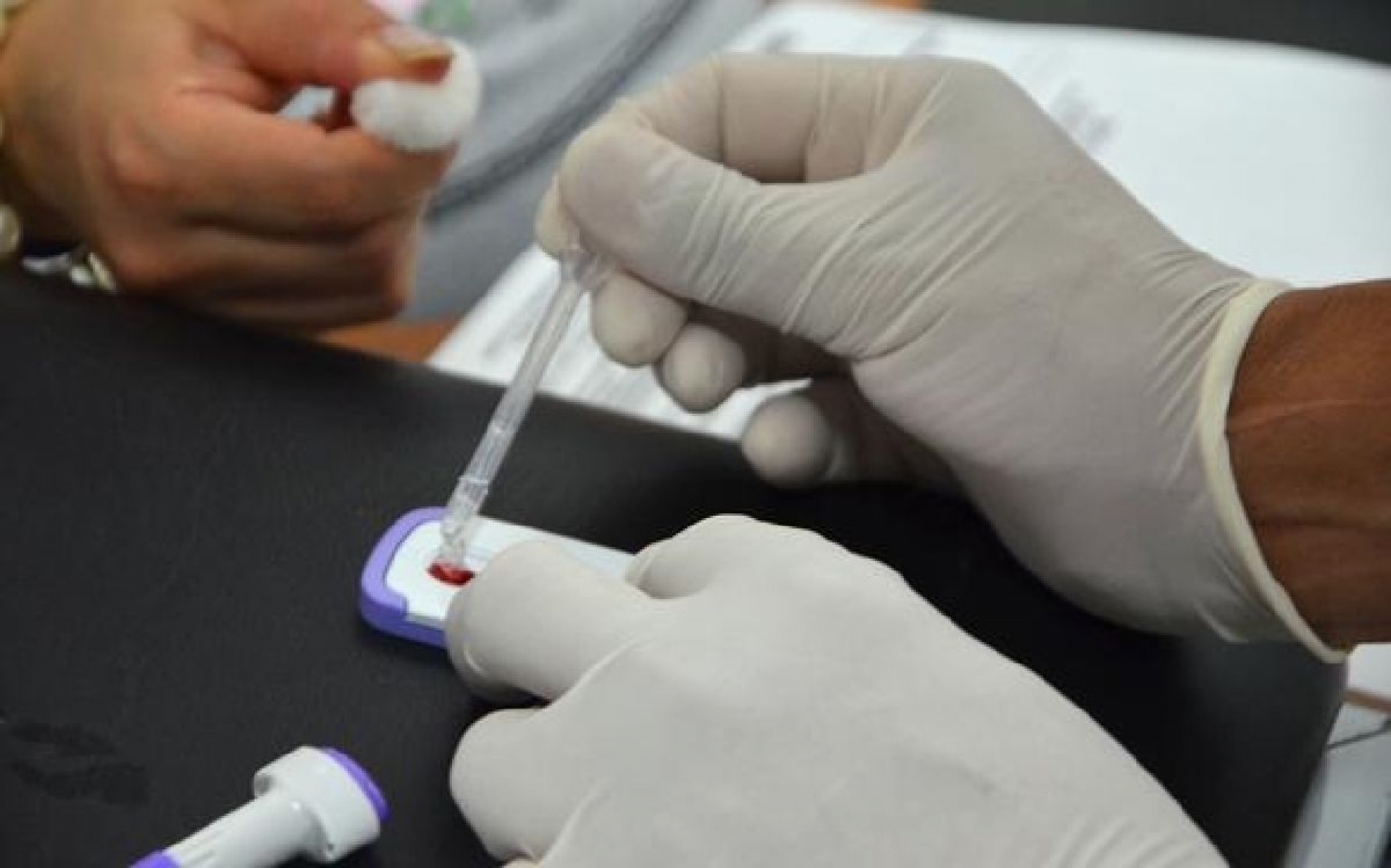 Cuenta IMSS con pruebas rápidas para detectar el virus del VIH