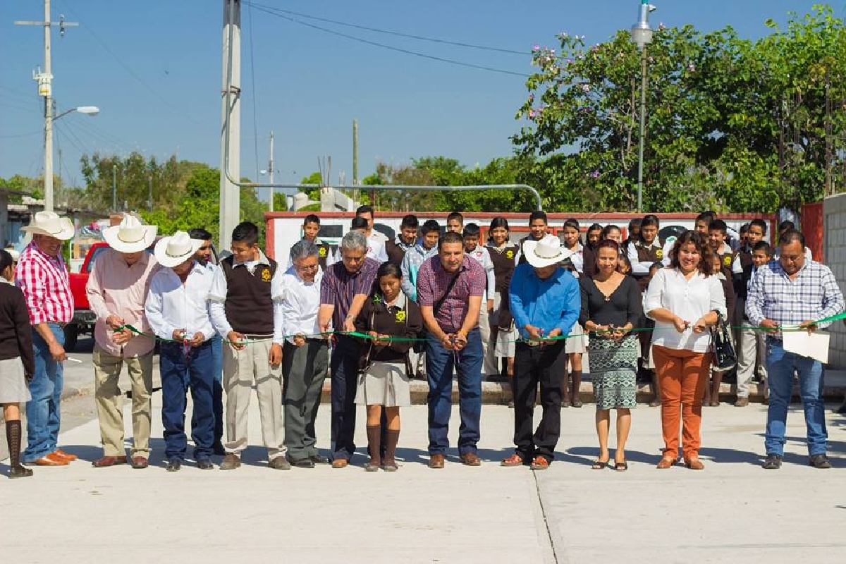 Inauguran obra en la Secundaria Técnica 29 de la comunidad de Telixtac