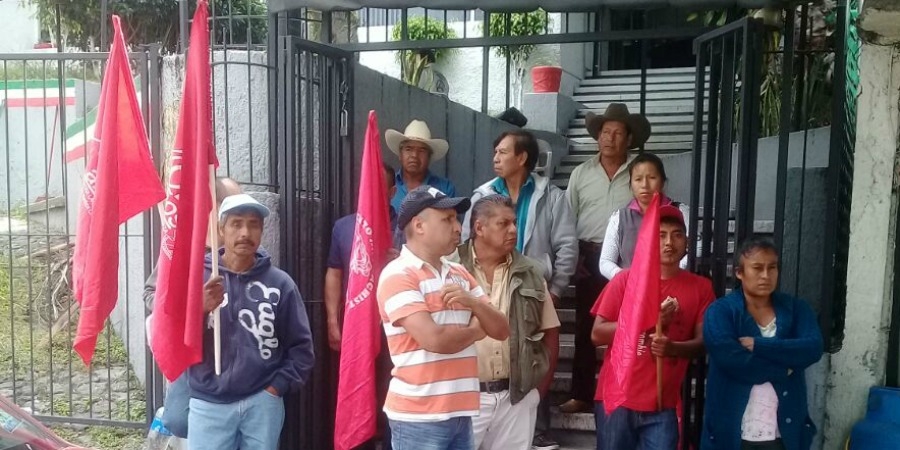 Protestan antorchistas en la Sedatu; demandan apoyos
