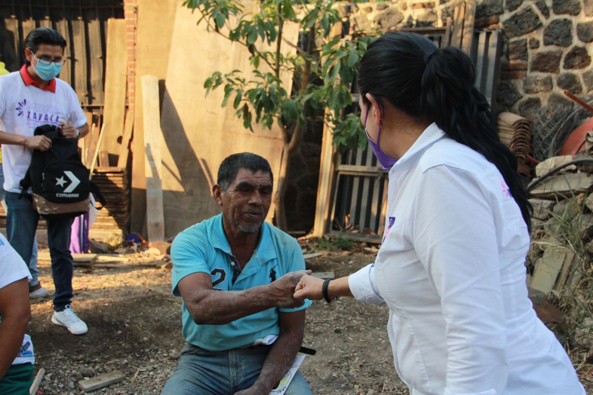 Continúa Mirna Zavala recorriendo las colonias del primer distrito de Cuernavaca