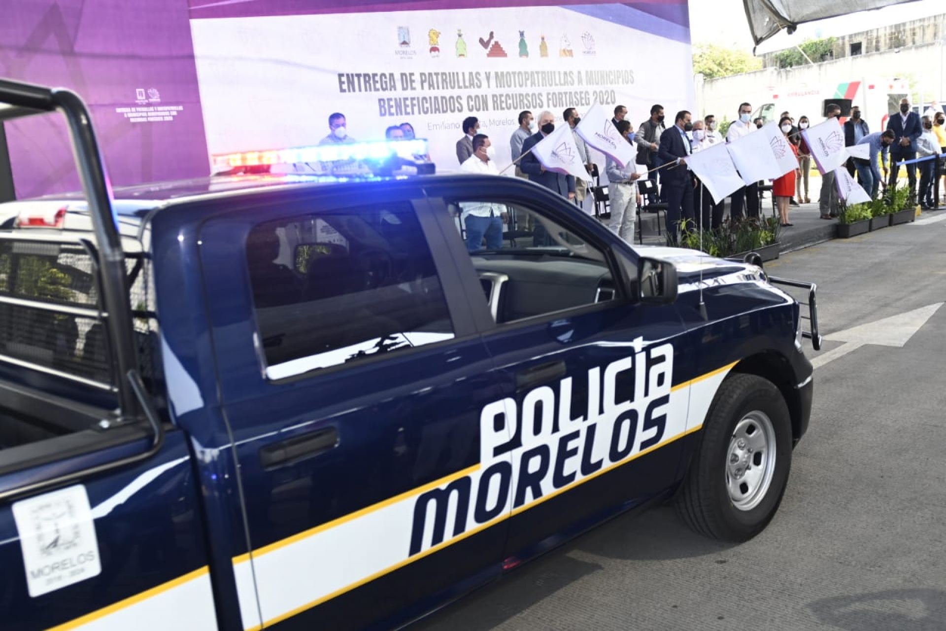 Entrega gobernador patrullas y motopatrullas a seis municipios