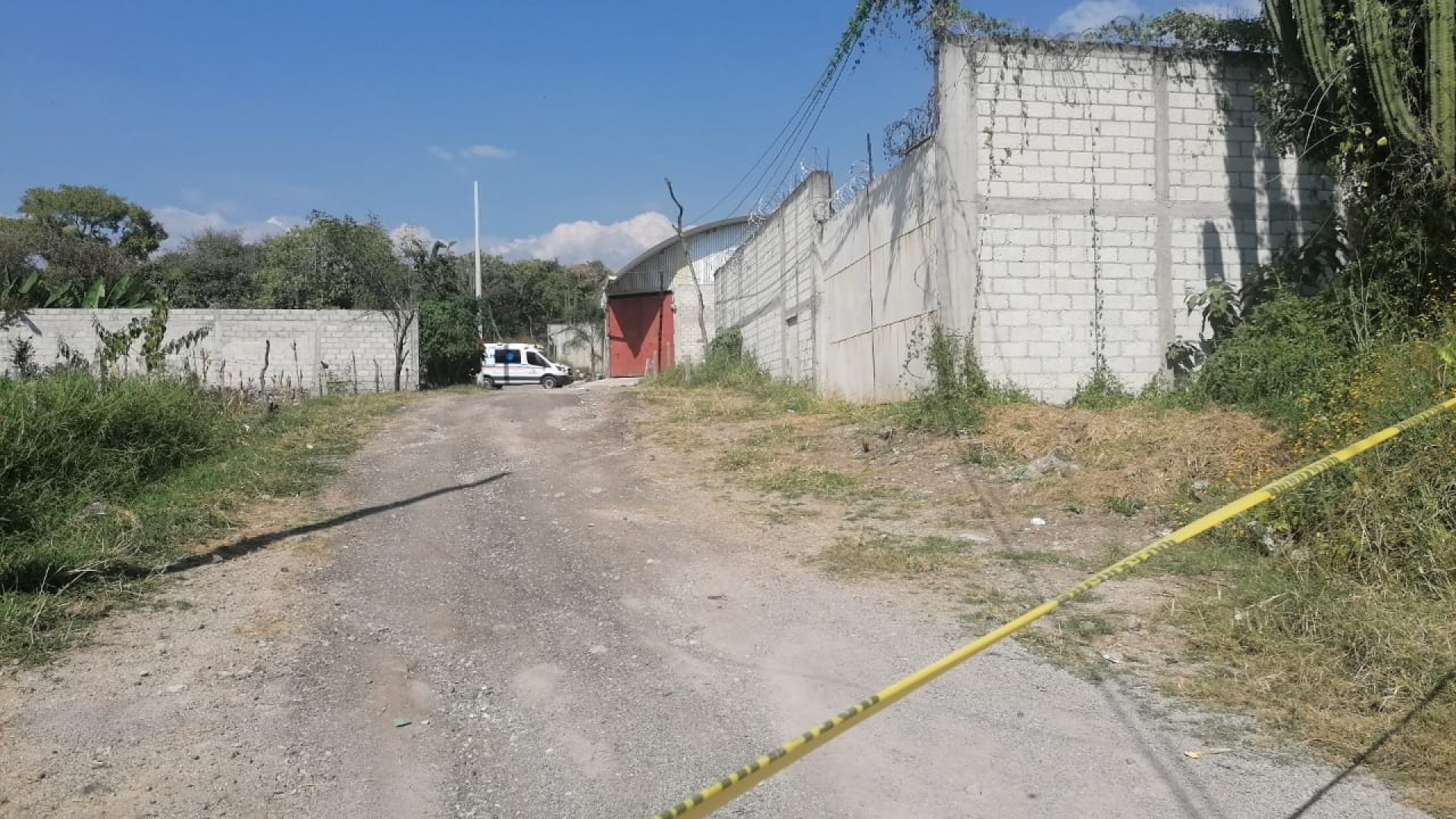 Hallan los cadáveres de una mujer y un hombre, con disparos, en Tepoztlán