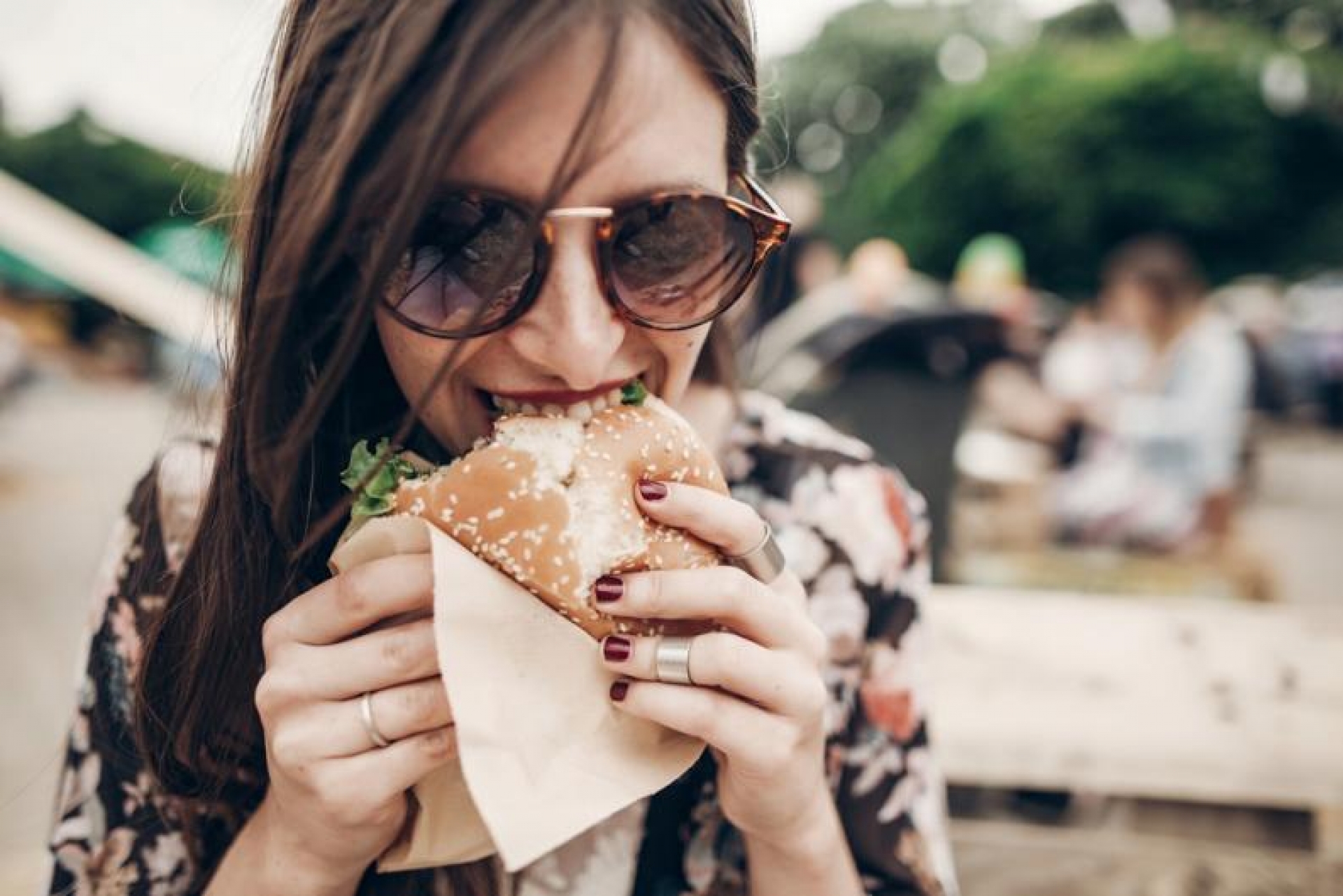 Quema más calorías y beneficia la digestión: ¿cómo masticar ayuda a cuidarte?