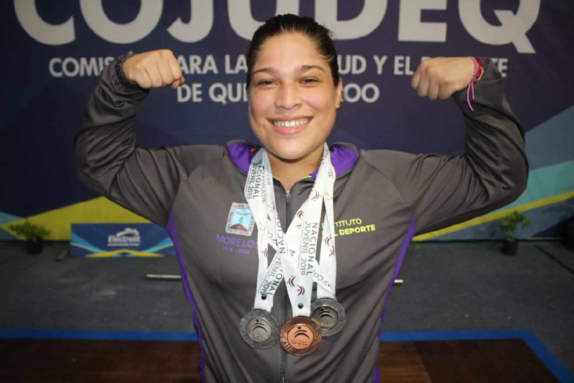 ¡Se carga de medallas!