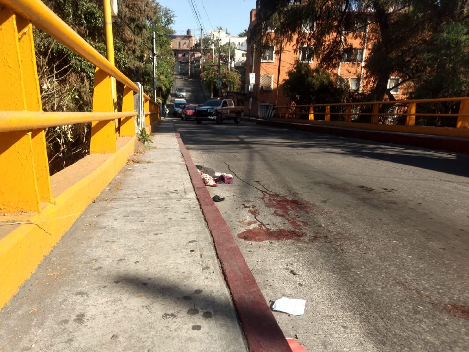 Disparan y hieren a dos hombres en la colonia Las Ánimas, en Temixco