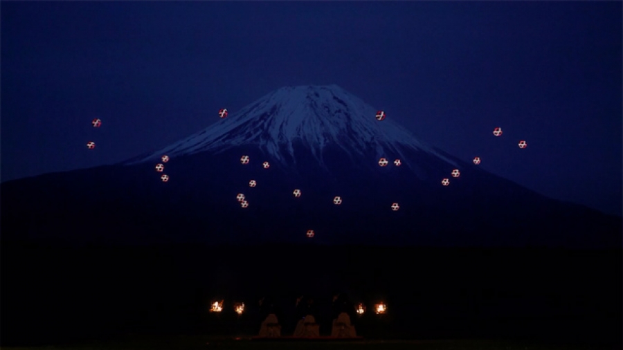 Mira este impresionante espectáculo de Drones sobre el Monte Fuji