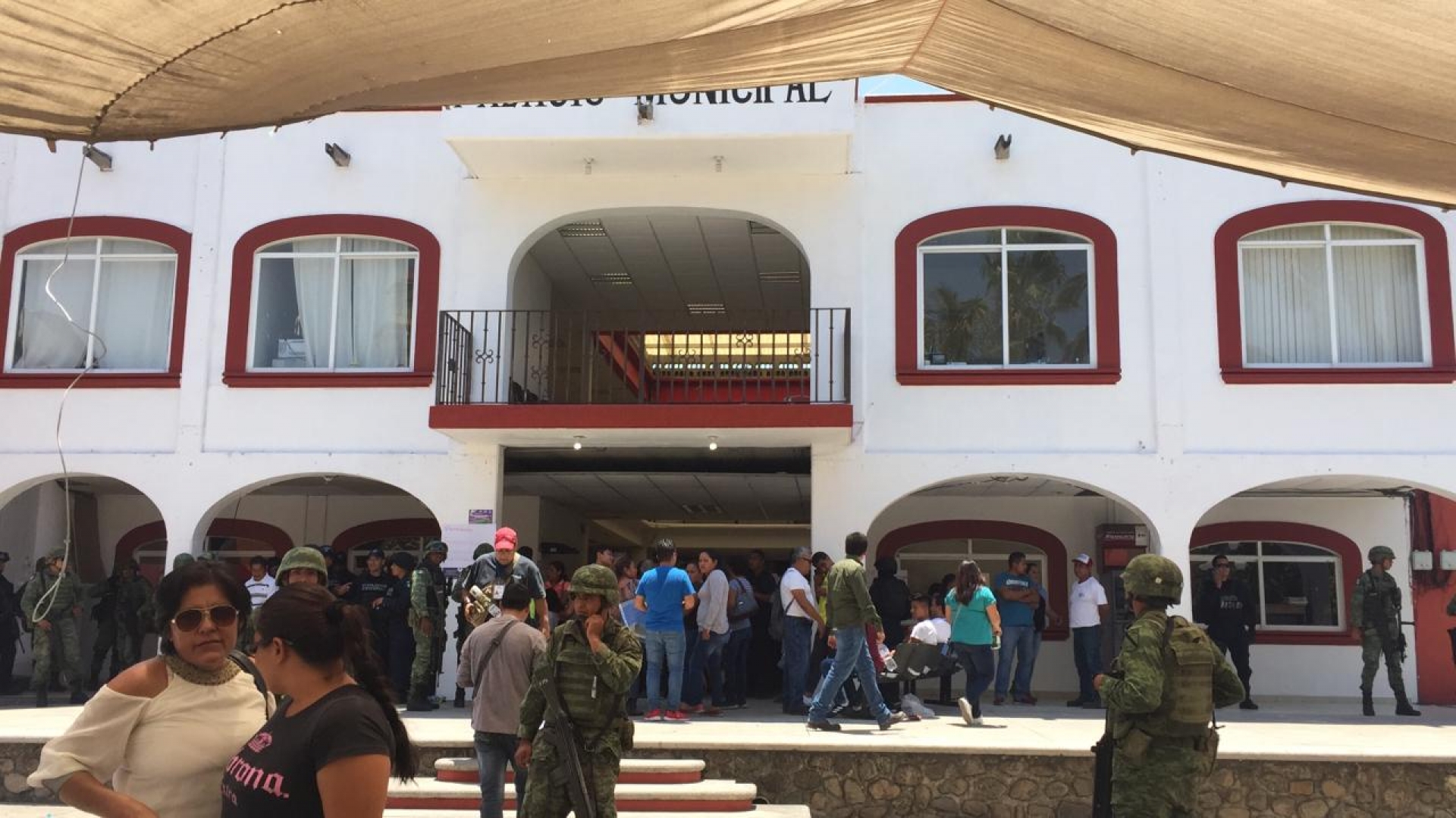 Liberan alcaldía de Puente de Ixtla
