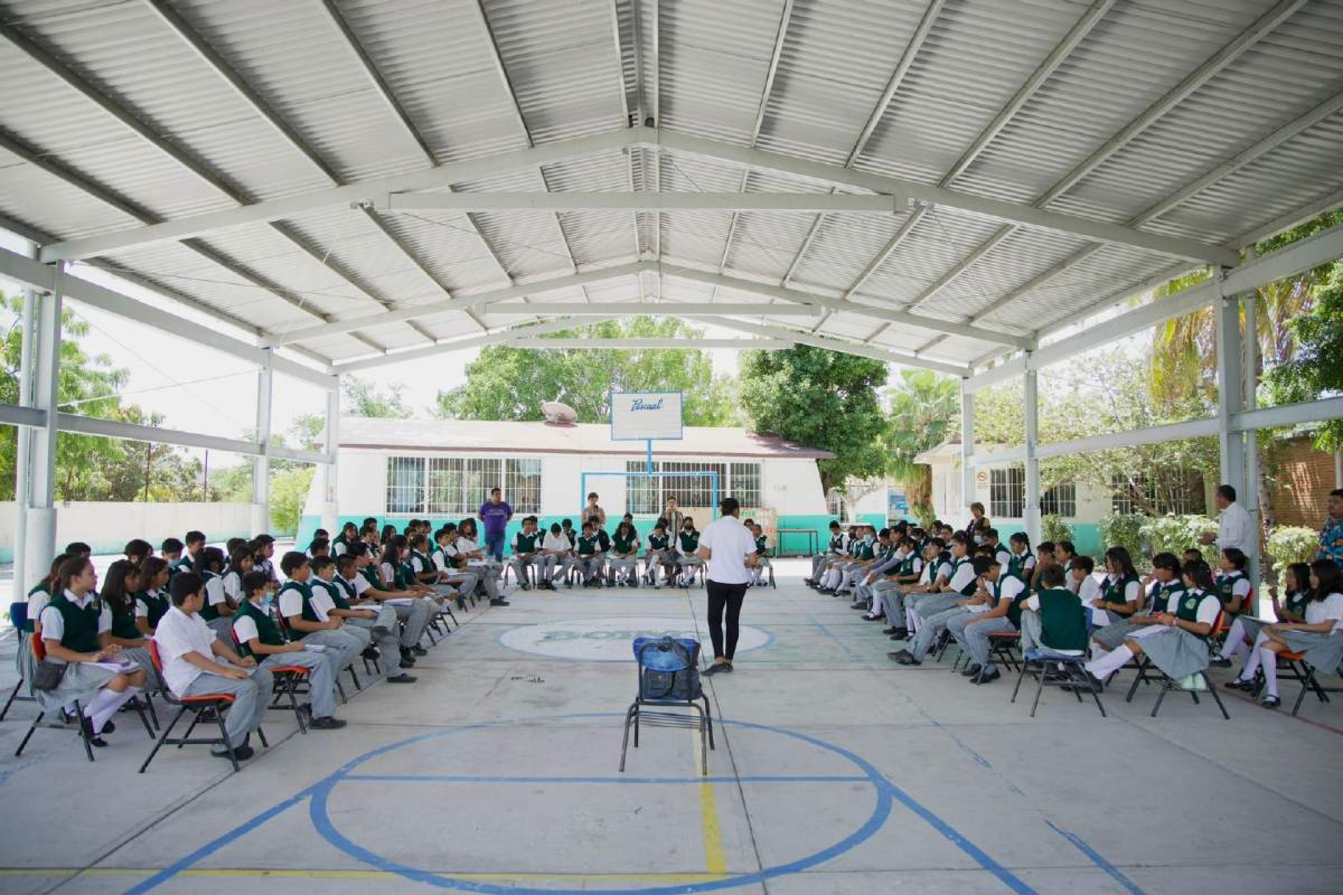 Enseñan a adolescentes a distinguir tipos de violencia hacia la mujer